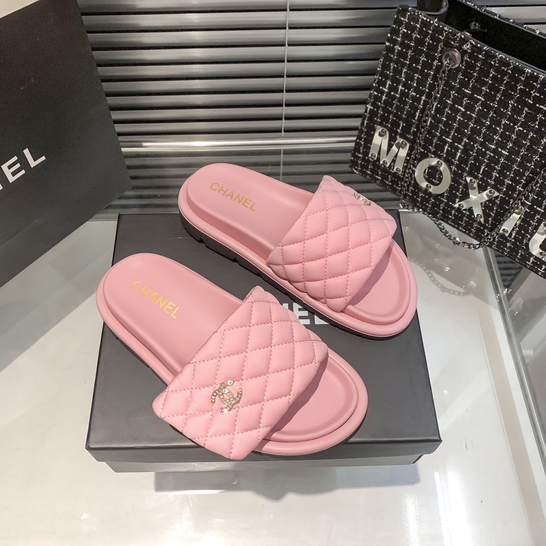 Chanel slides