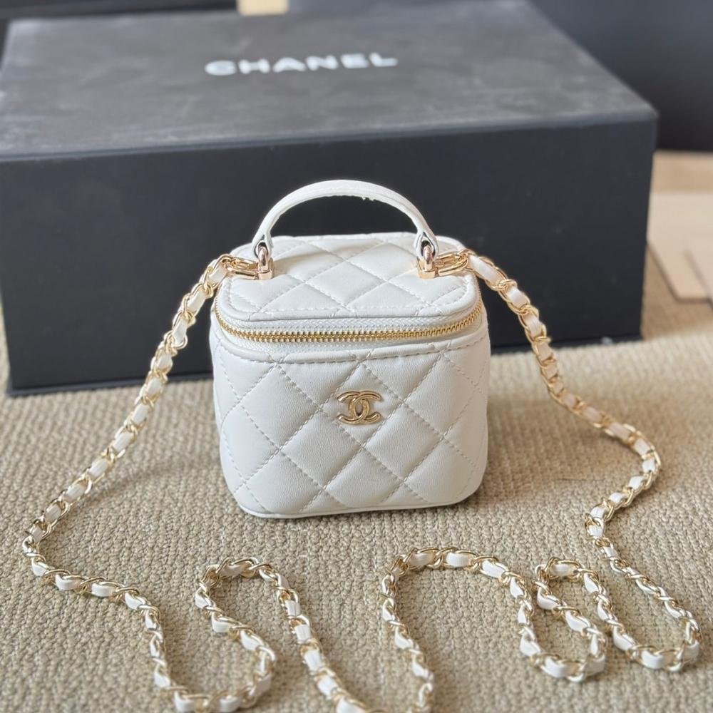 Chanel Lambskin Quilted Top Handle Mini Vanity Case With Chain Light Pink