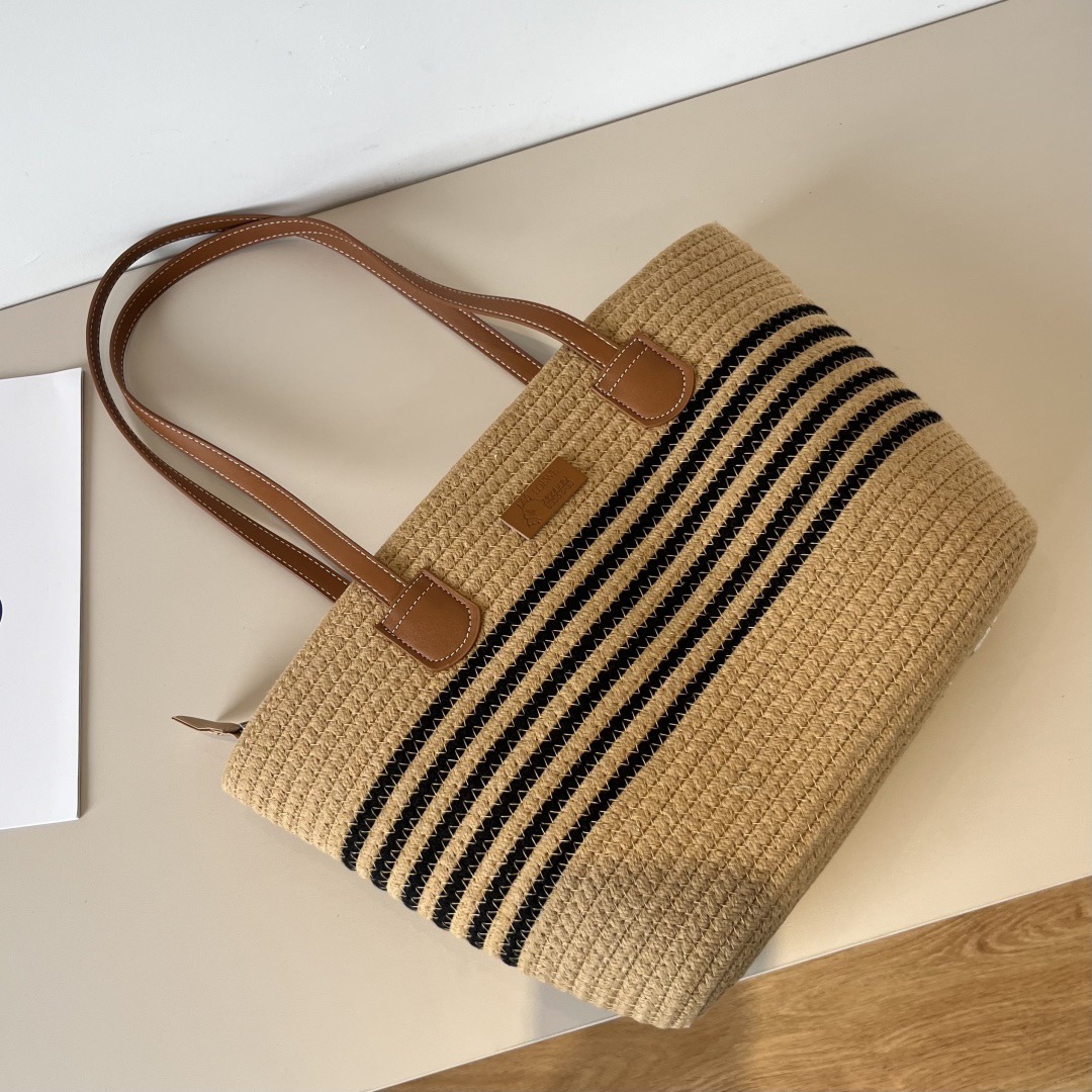 Loewe Black Shiny Calfskin Cardholder Bag