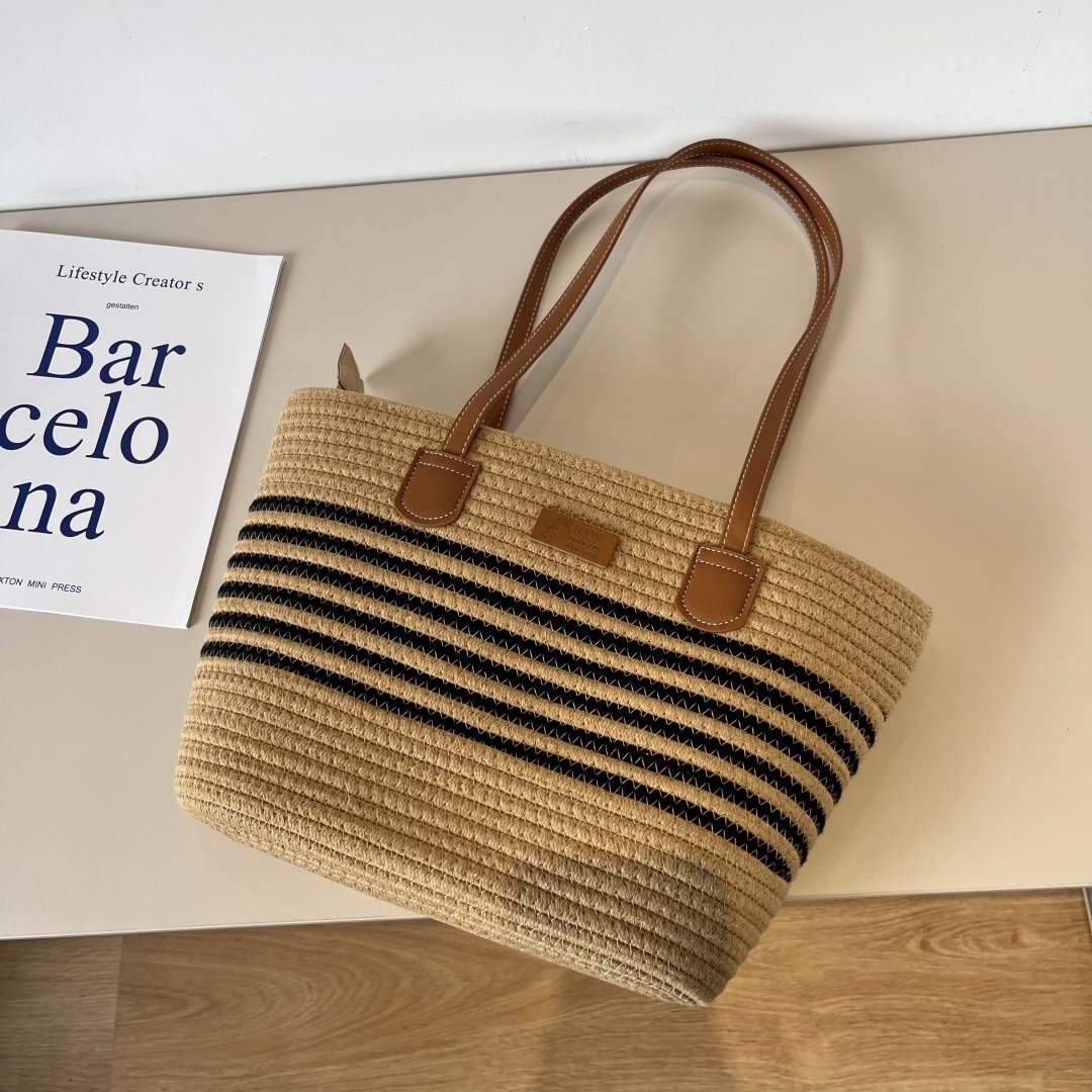 Loewe Black Shiny Calfskin Cardholder Bag