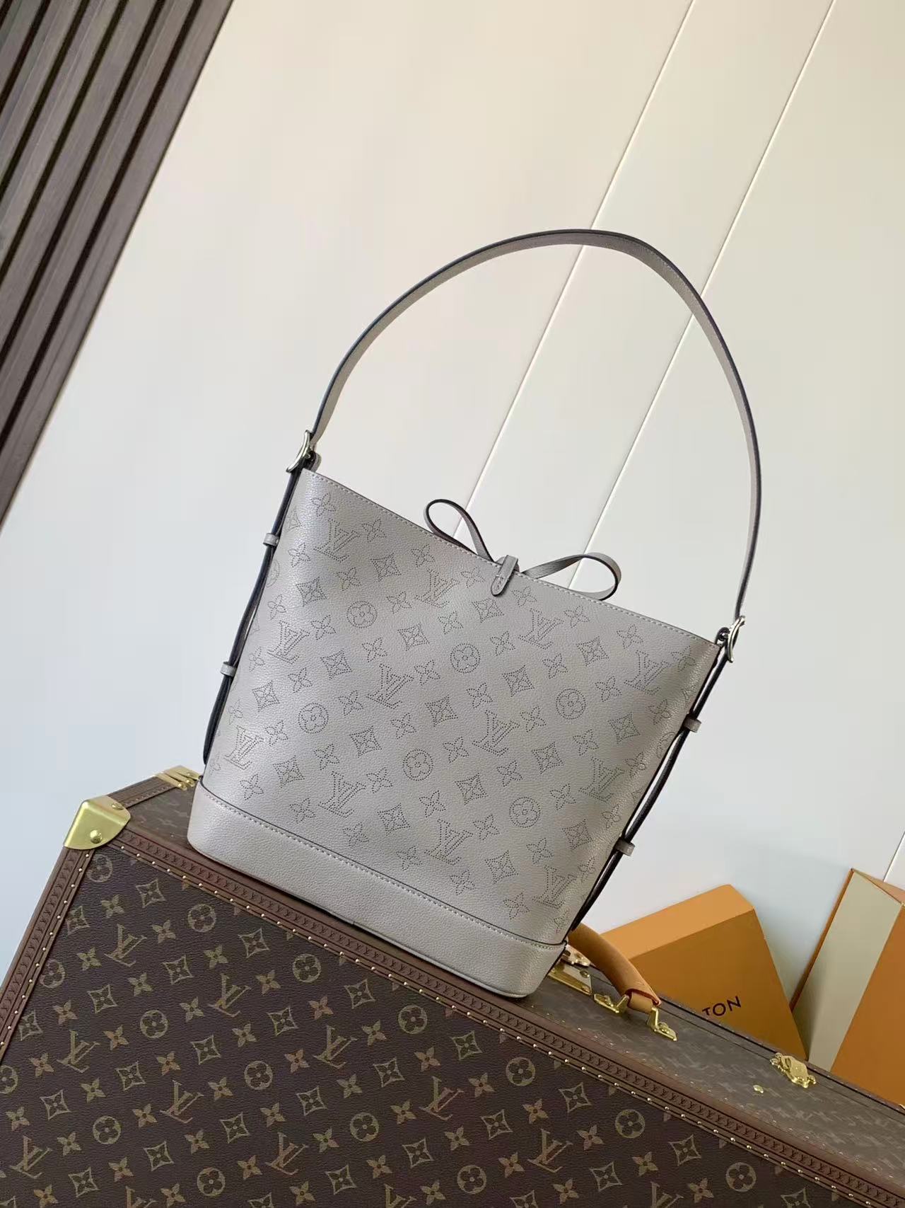 LV  Flore Bucket Bag