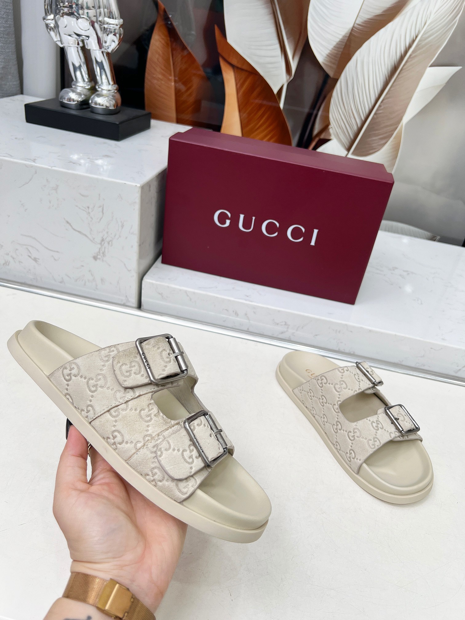 Gucci GG leather sandals | Smart Closet