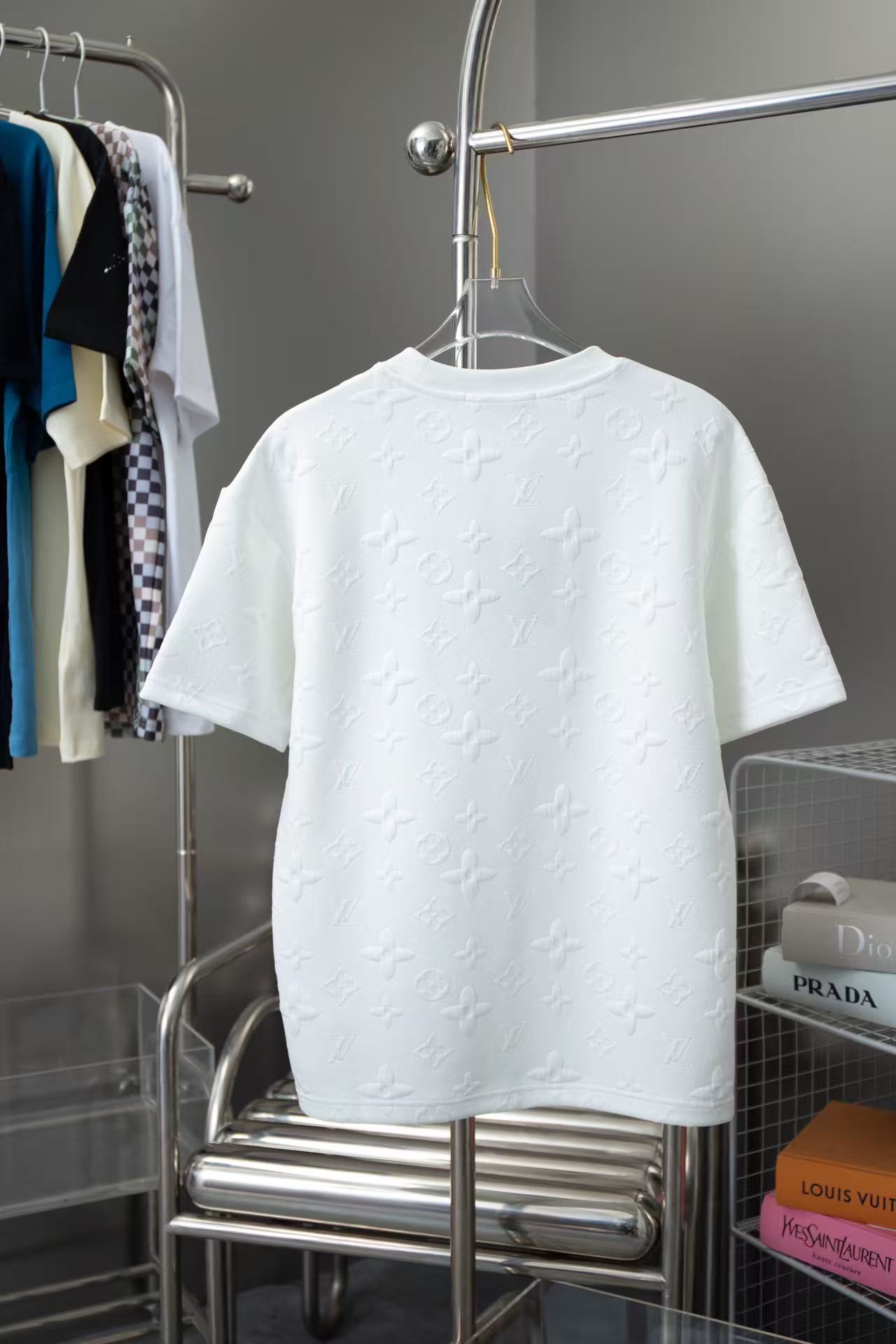 LV T Shirt Clothing