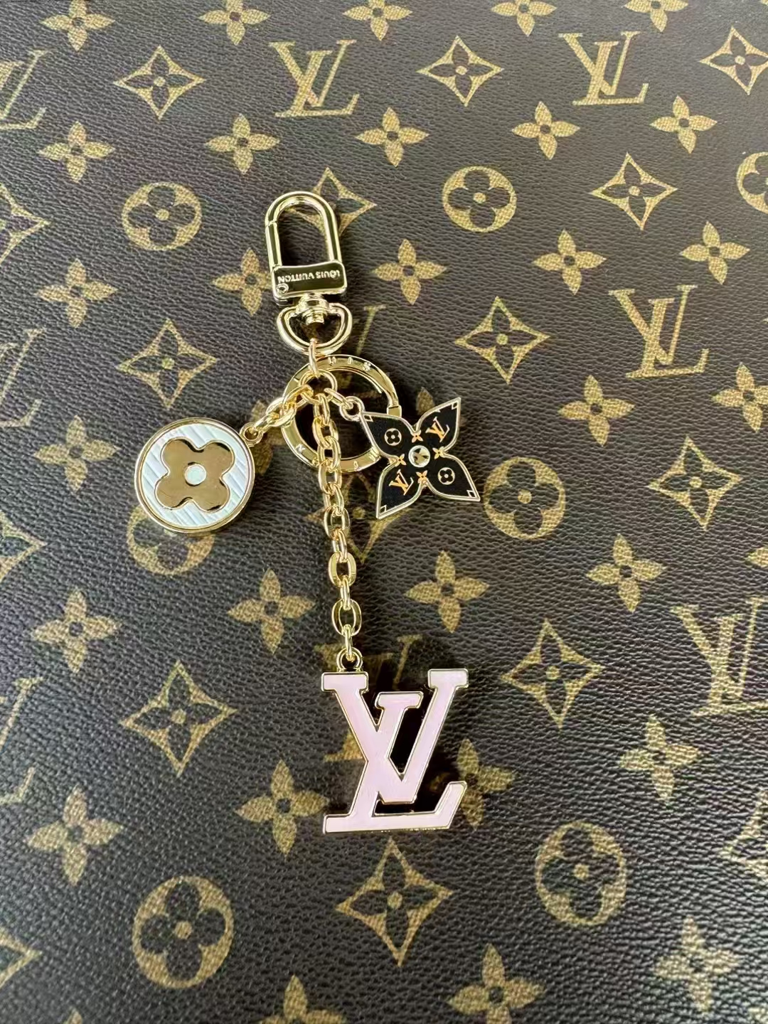 LV Bagchain Keychain