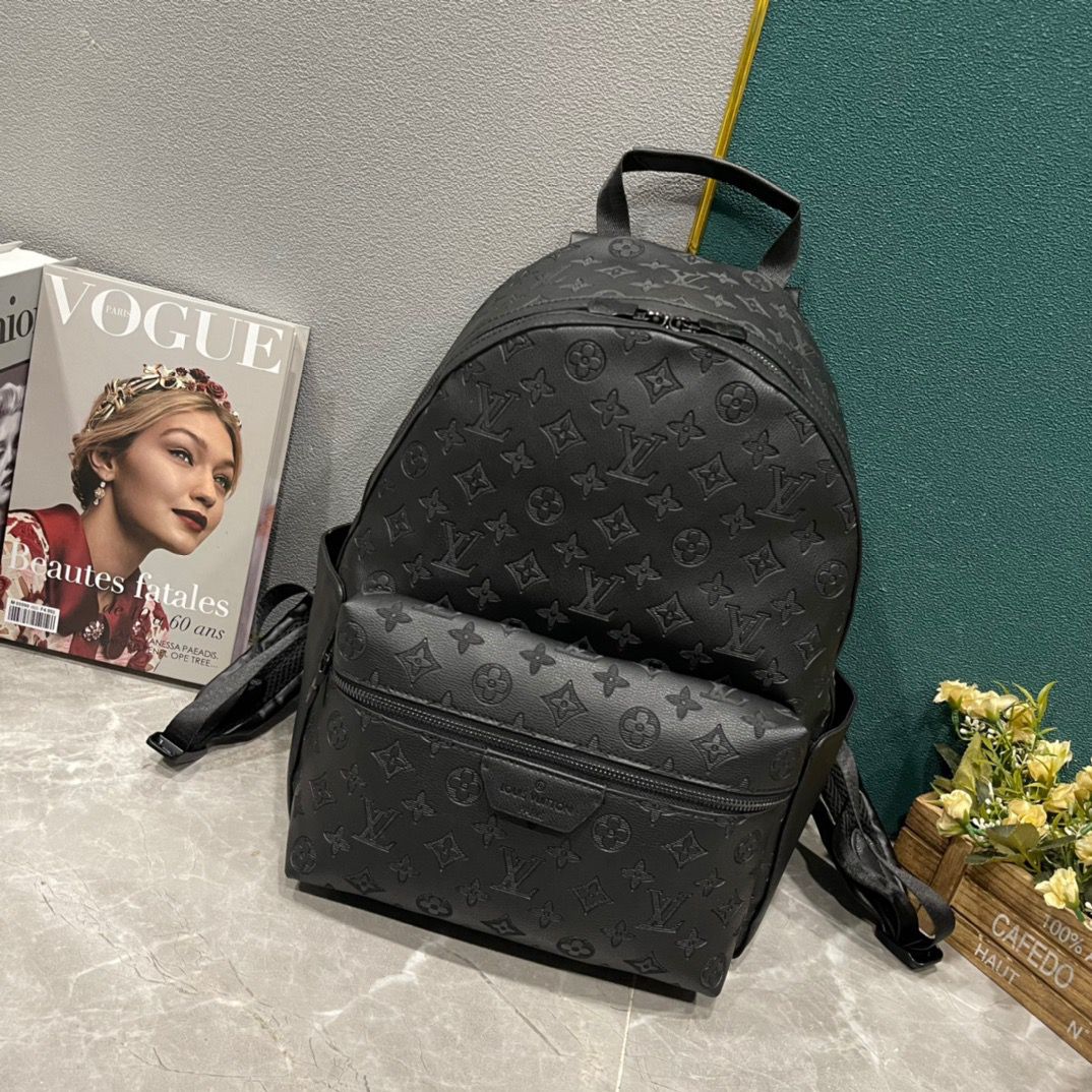 LV Monogram Discovery Backpack M46553