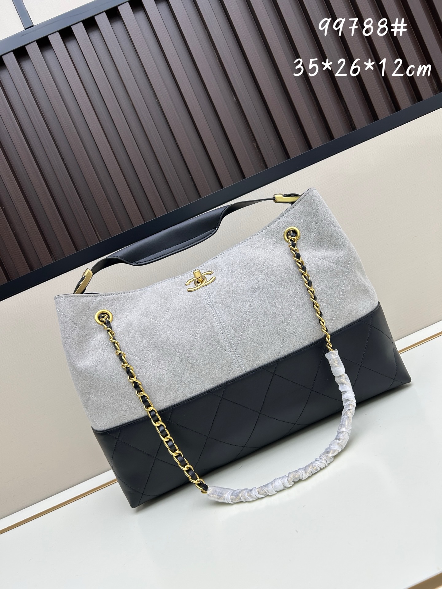 Chanel shoulder bag | handbag