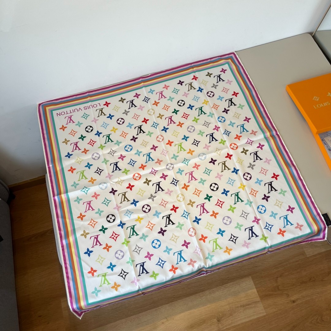 LV Scarf