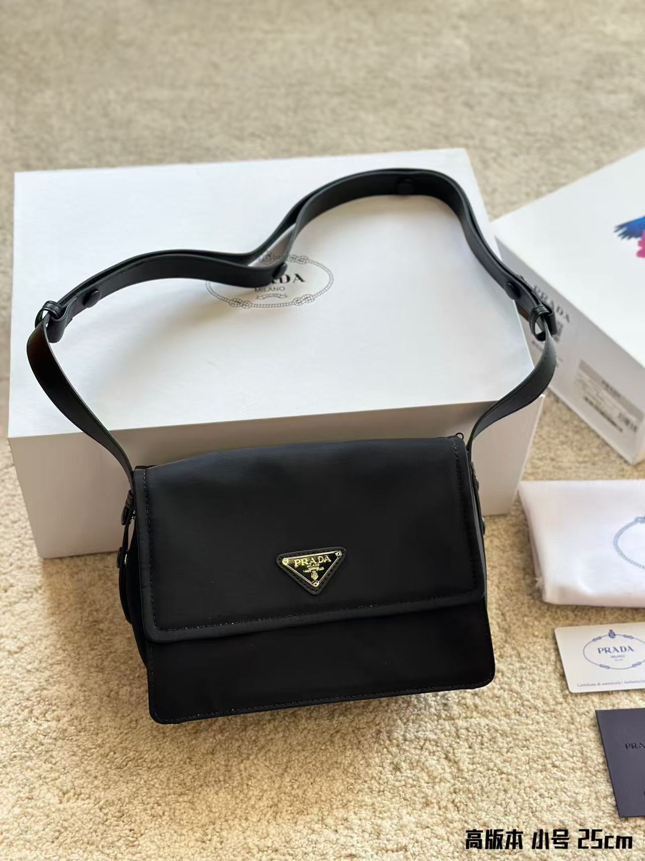 Purada flap shoulder bag