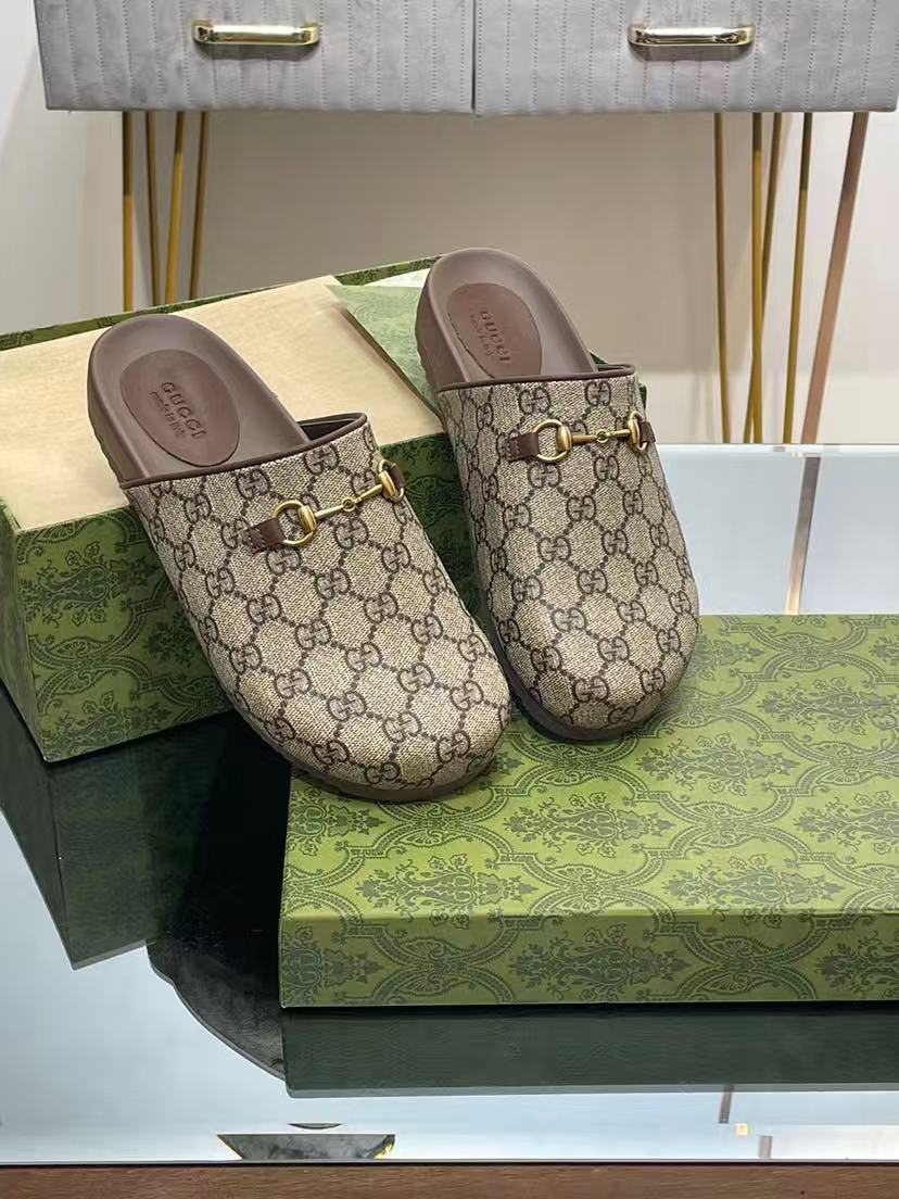 Gucci Horsebit mule in GG Supreme