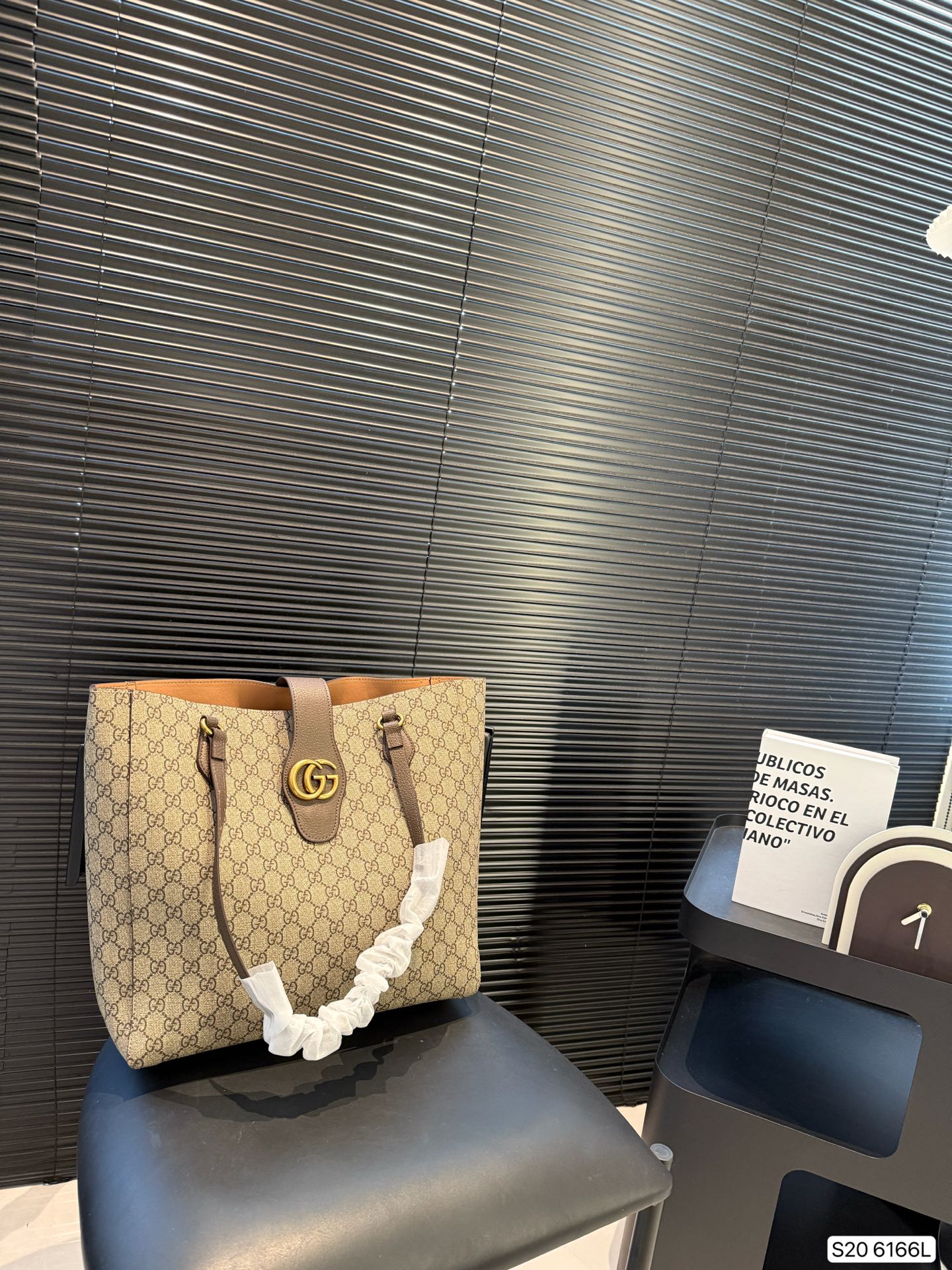 Gucci shopping tote bag