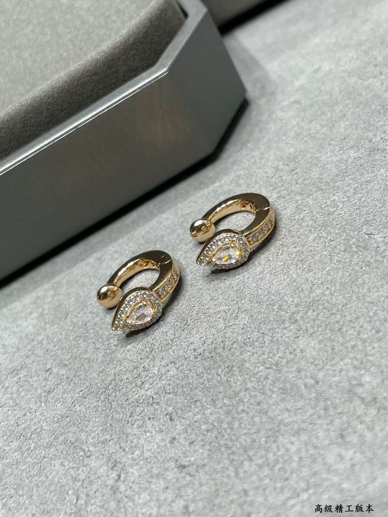 Messika Lucky Earrings