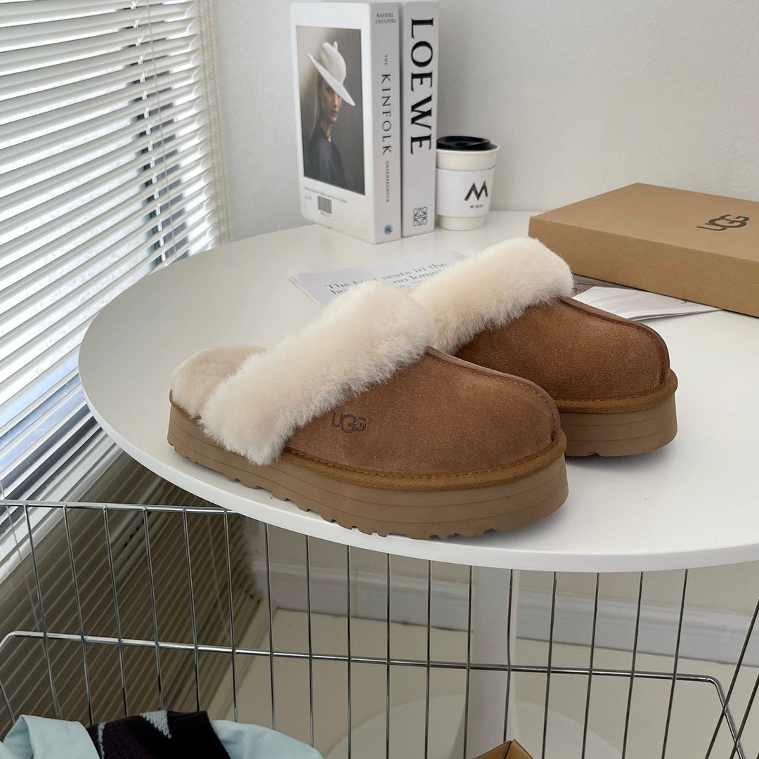 UGG Fall/Winter Shearling Boots