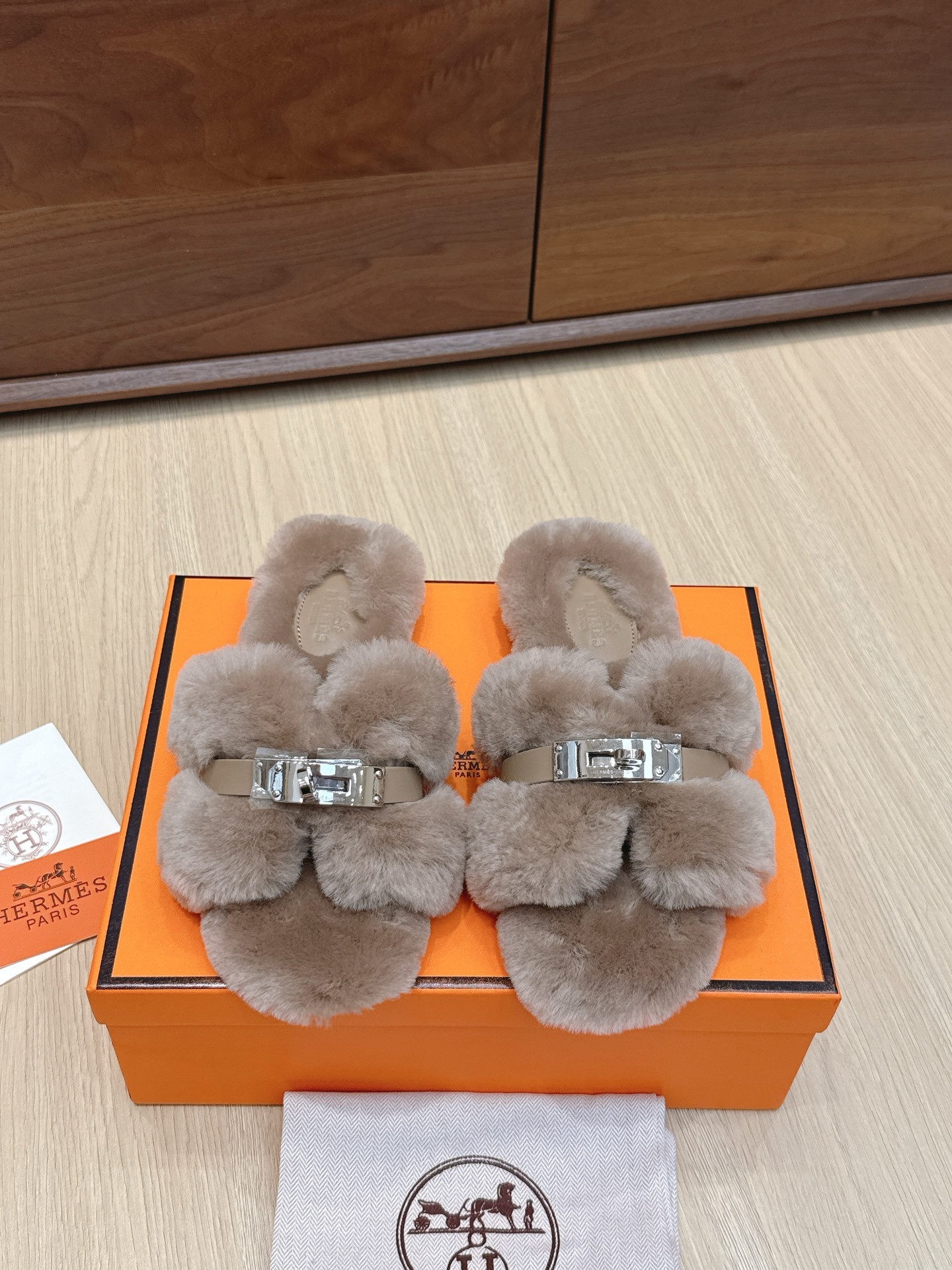 Hermès Fall/Winter Fur-Lined Slippers