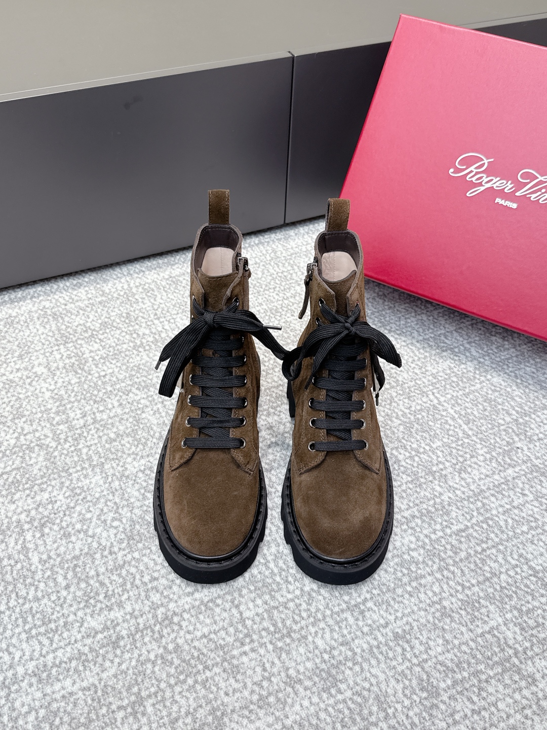 Roger Vivier ankle boots