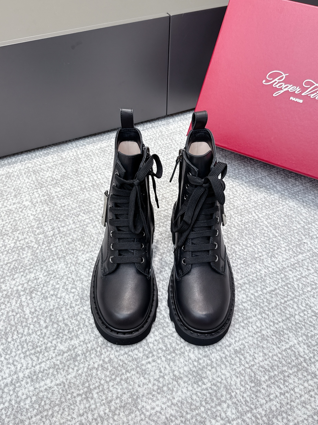 Roger Vivier ankle boots