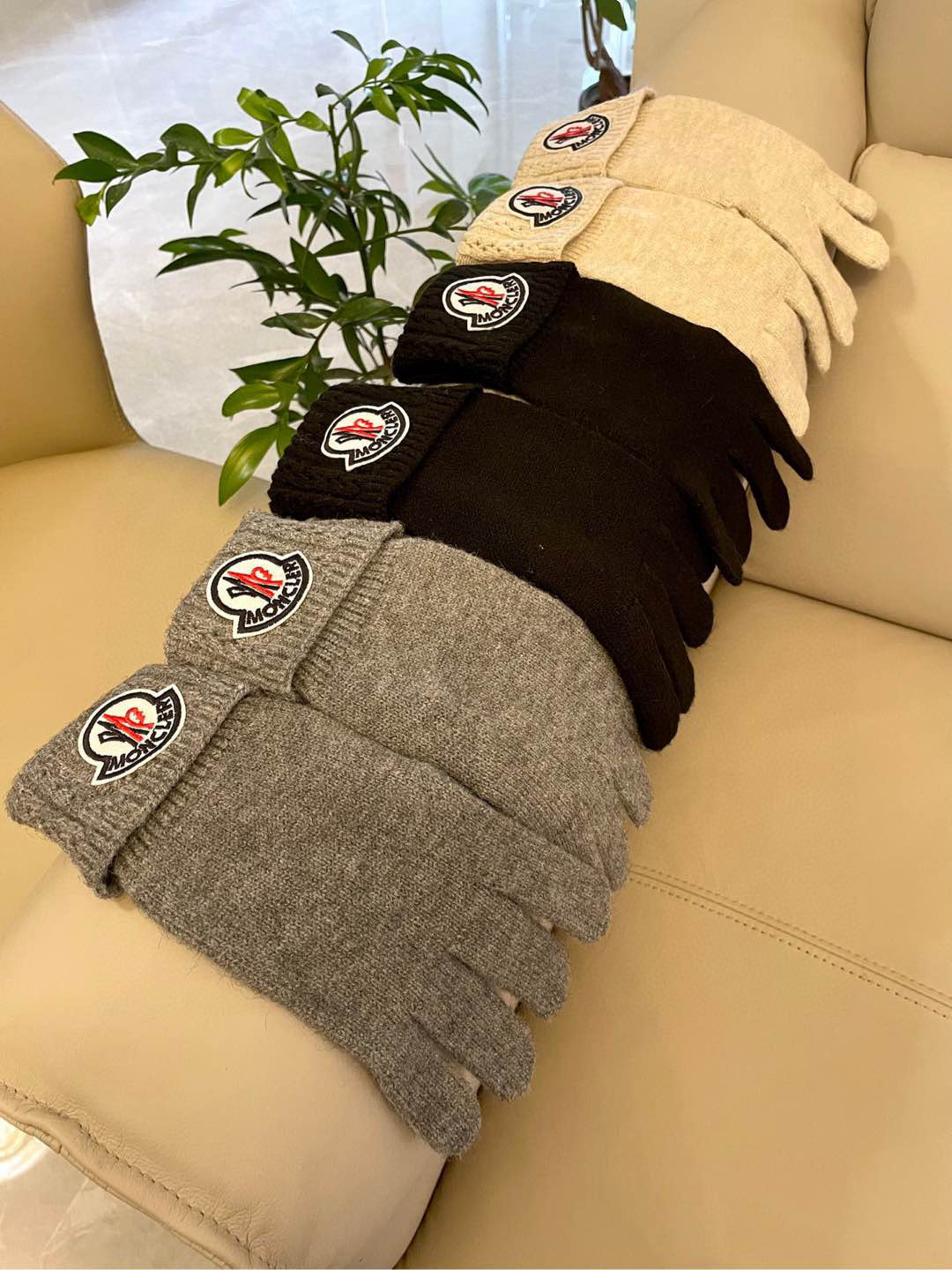 Moncler Autumn Winter Wool Knit Gloves