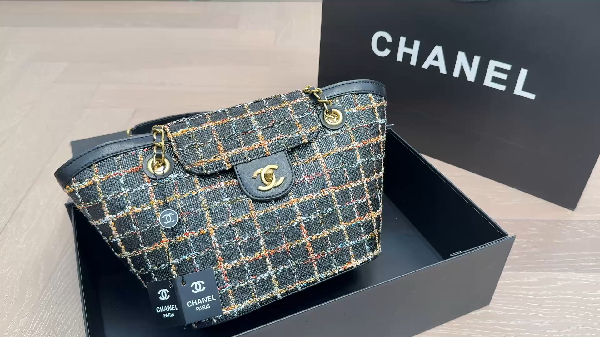 CHANEL Classic Flap Bag