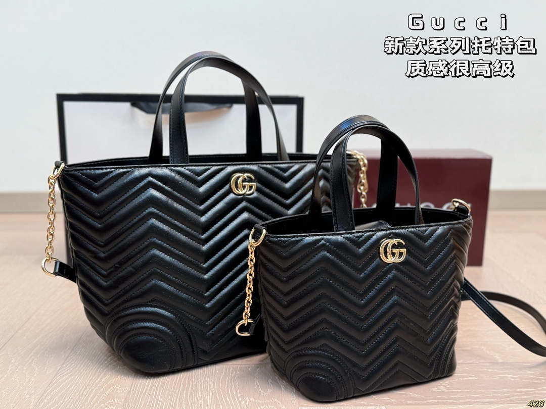 Gucci Betty mini tote bag in Black Leather