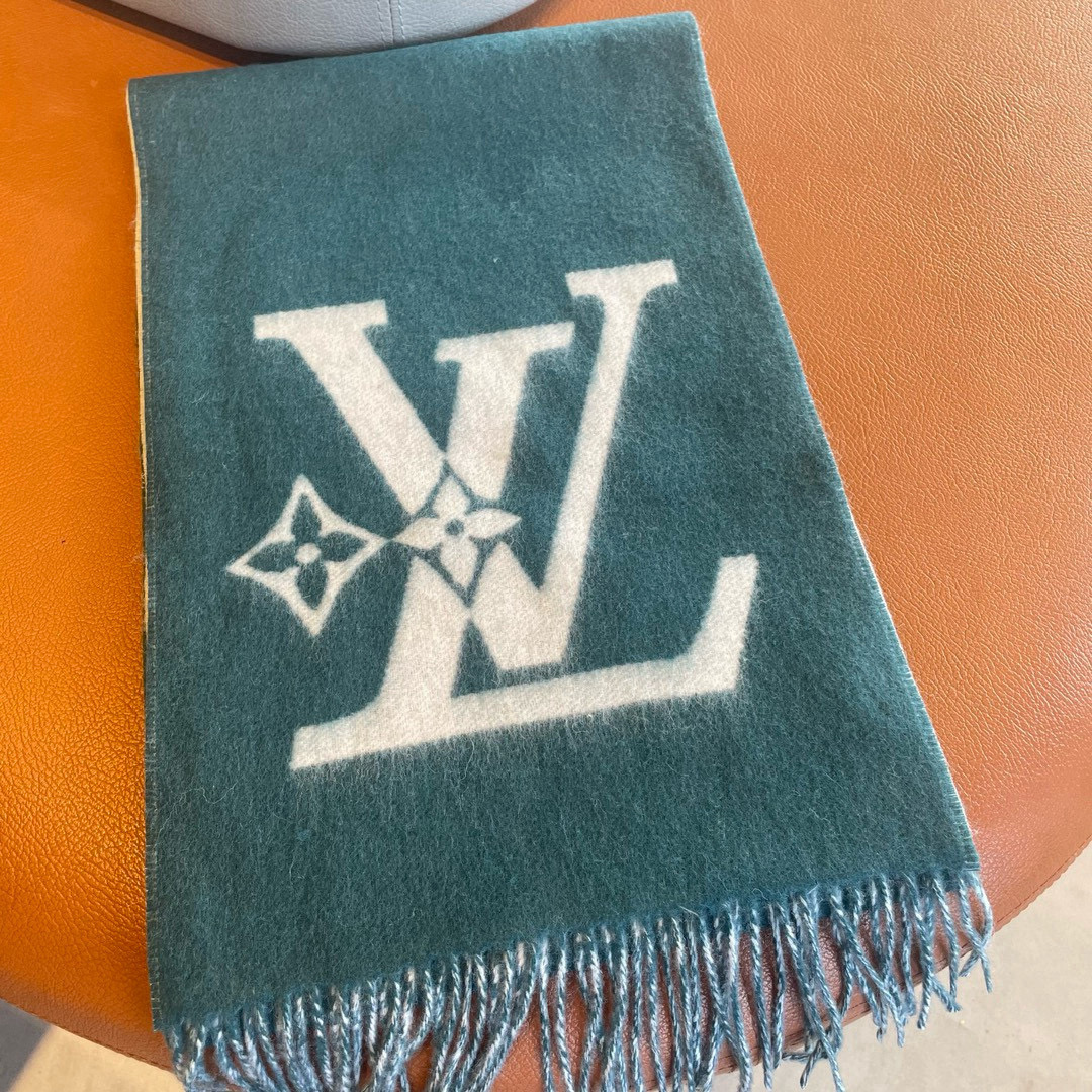 LV  Scarf