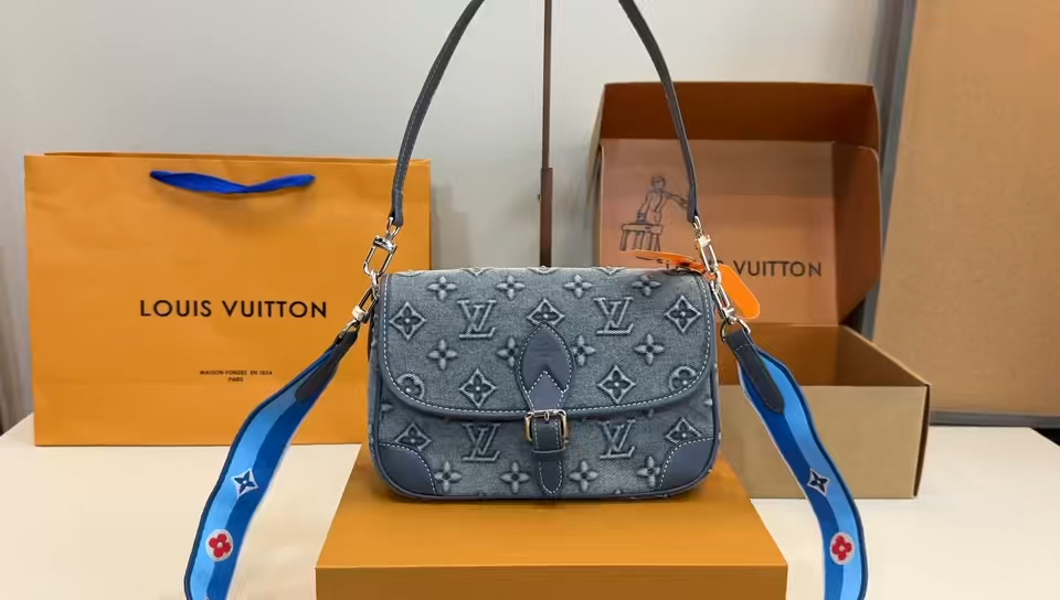 LV Cowboy Bag Baguette Bag