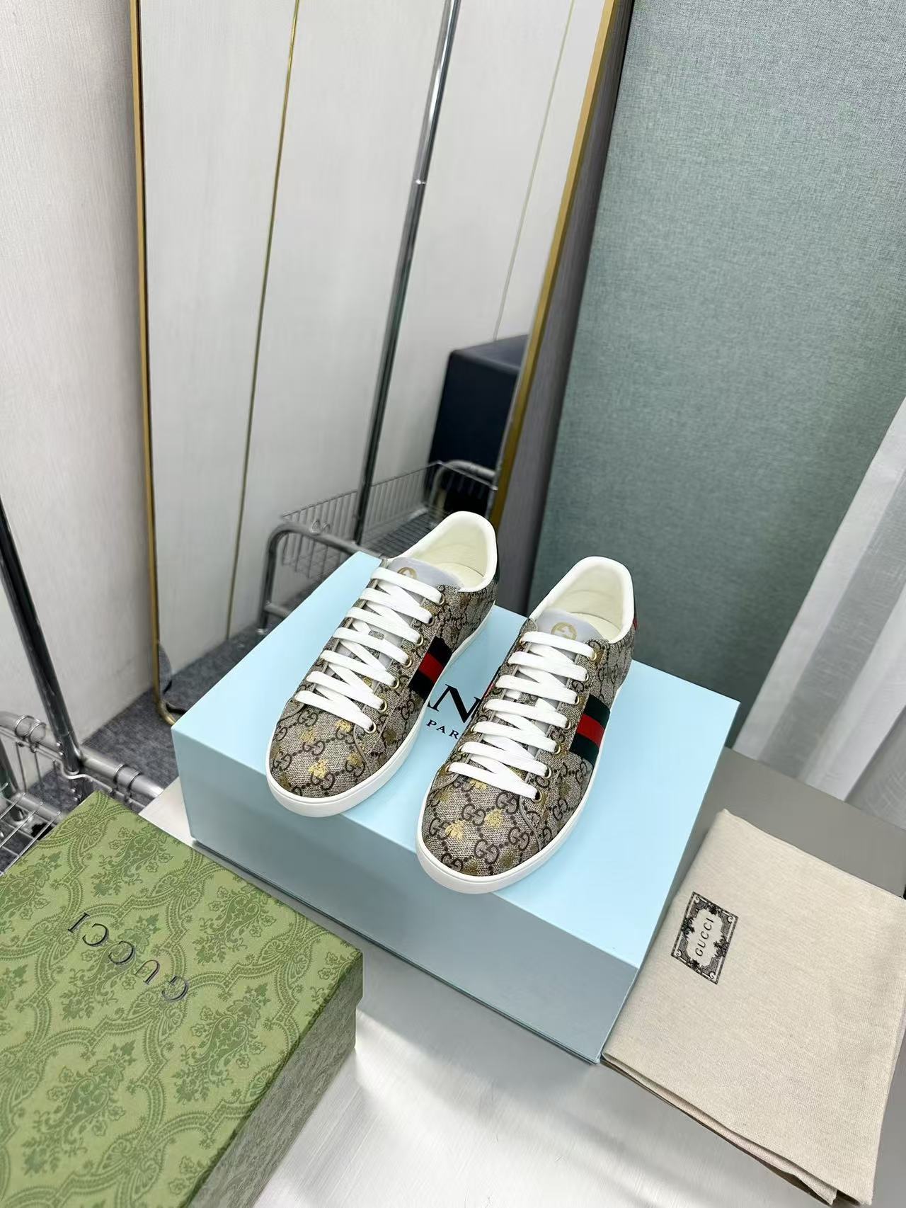 Gucci Ace GG Supreme Bees Sneaker Brown