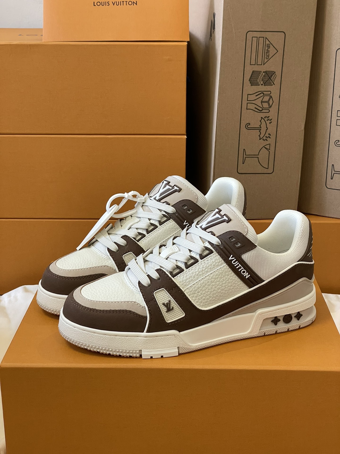 LV Trainer Sneakers High Quality