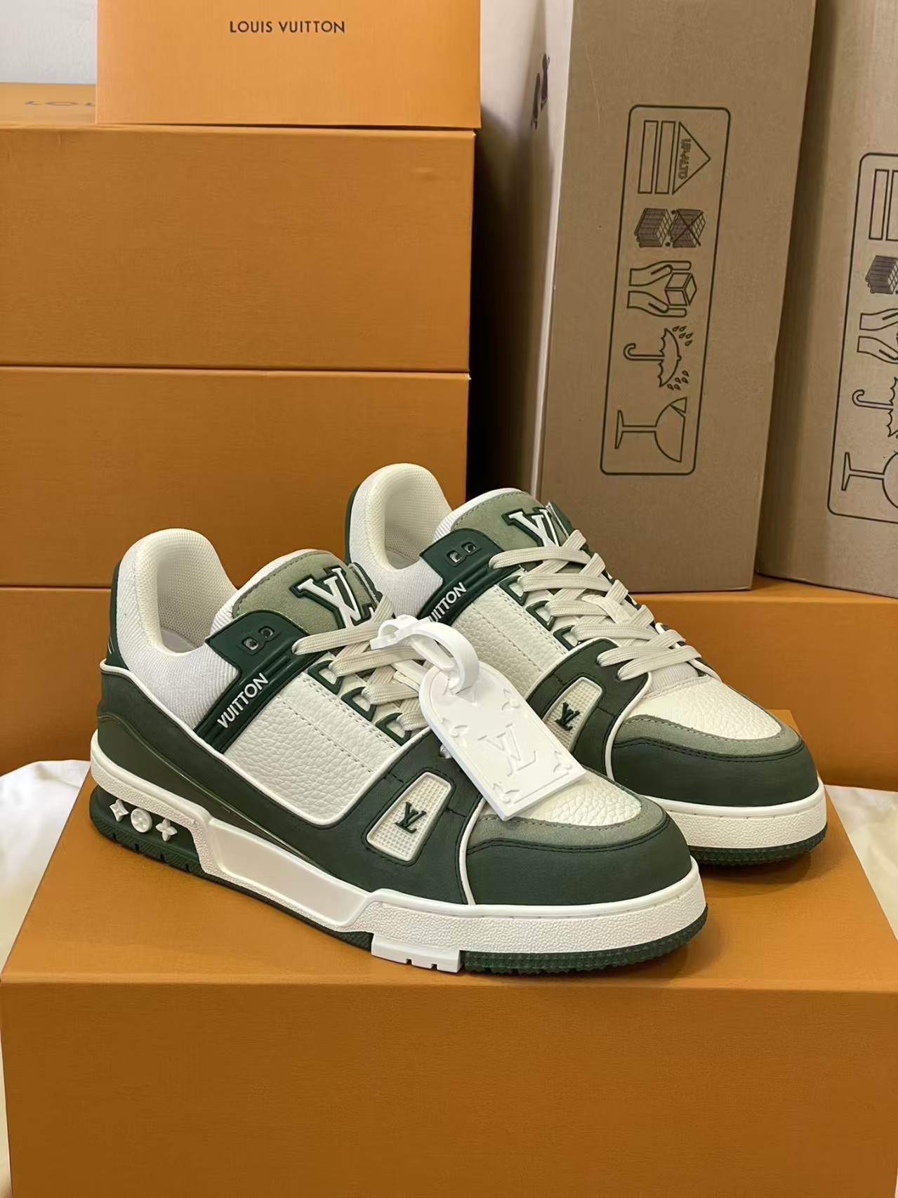 LV Trainer Sneakers High Quality