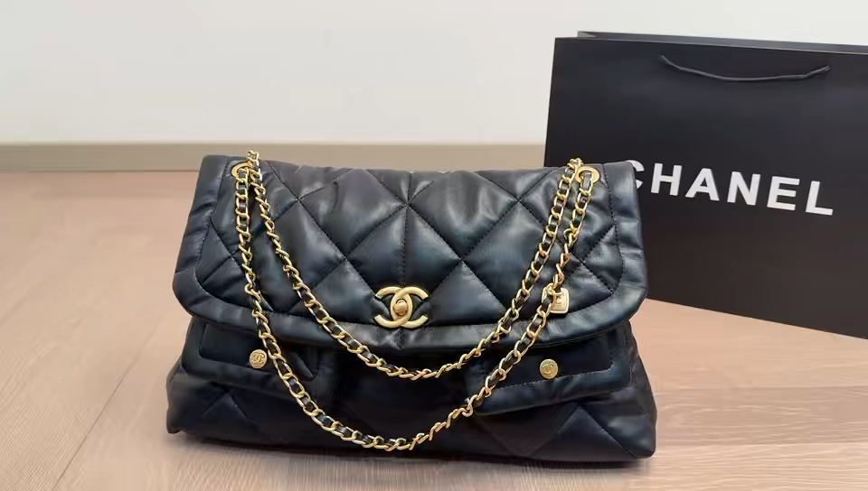 Chanel 25K Classic Quilted Pattern and Double C Bag