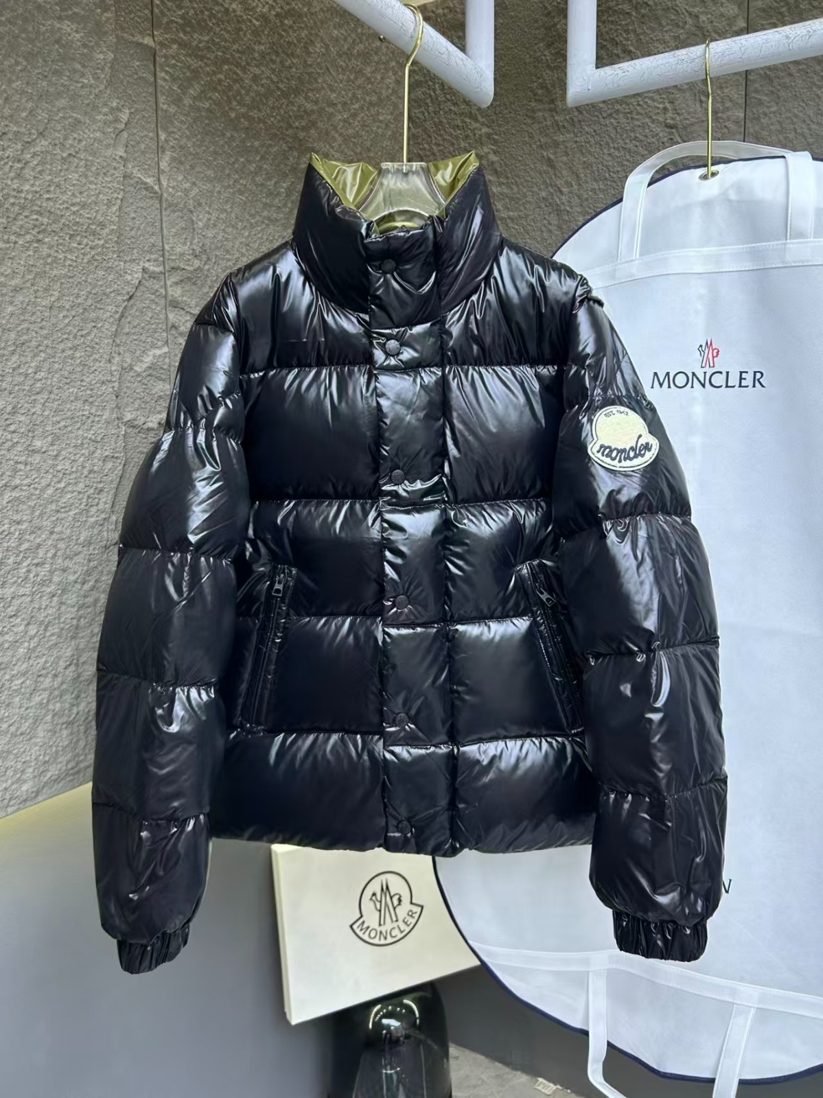 Monclear Teiti Down Jacket