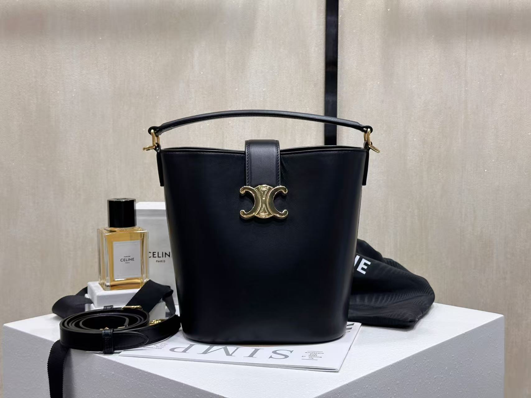 Céline 𝑳𝑶𝑼𝑰𝑺𝑬 Small Handbag