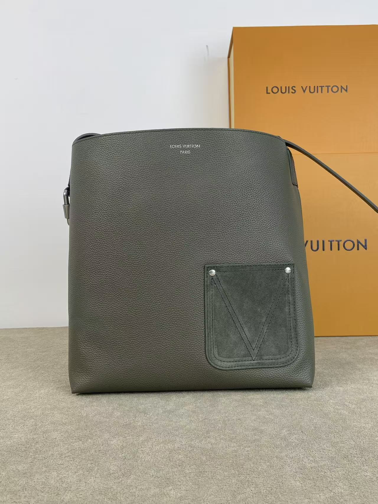LV Verso Hobo Handbag Premium Edition
