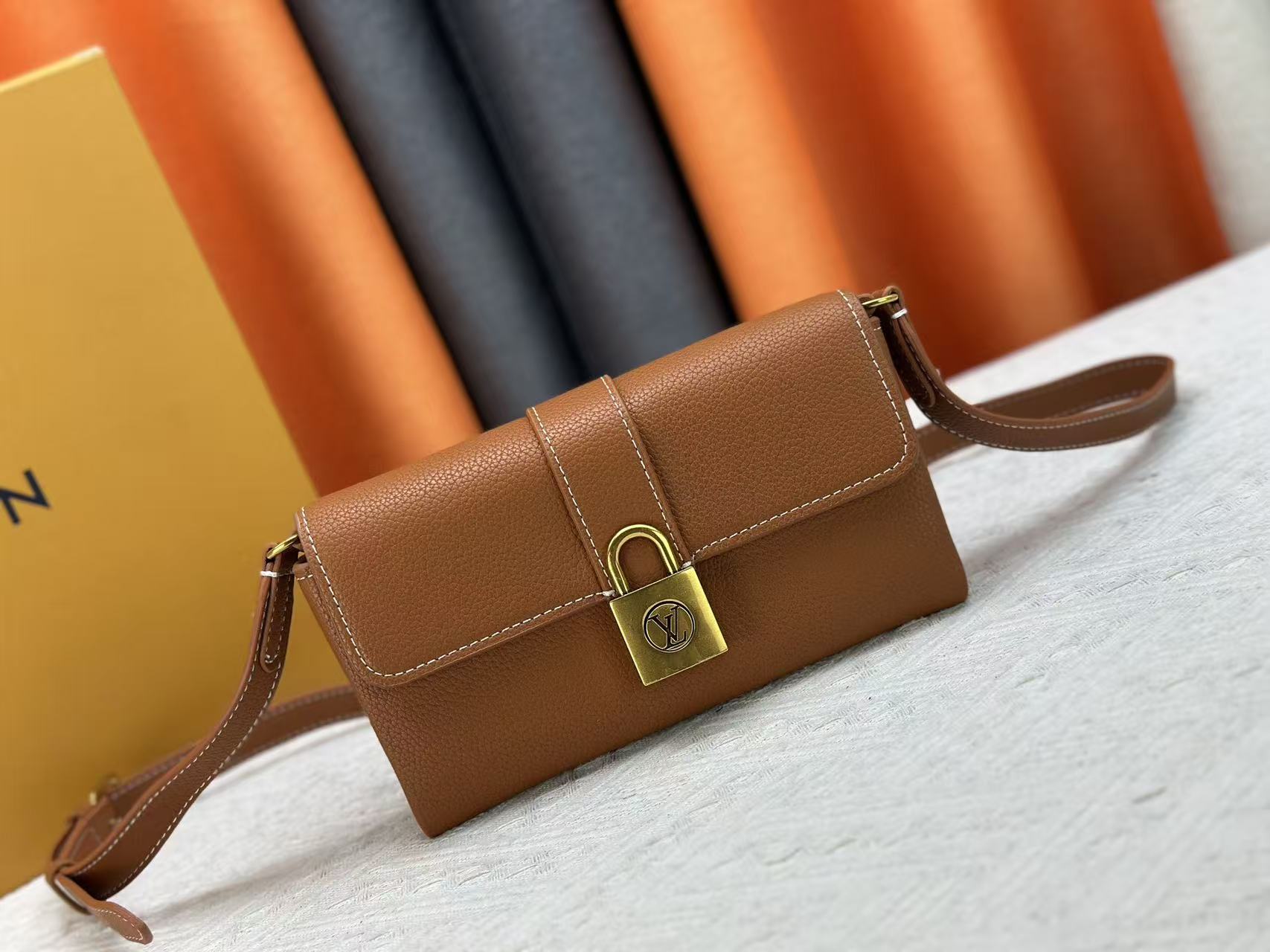 LV Wallet On Chain Handbag