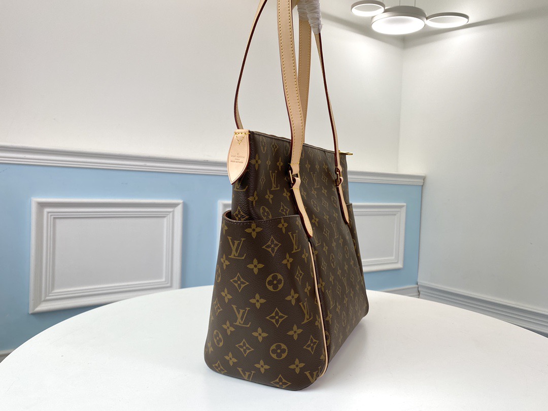 LV Monogram Totally GM