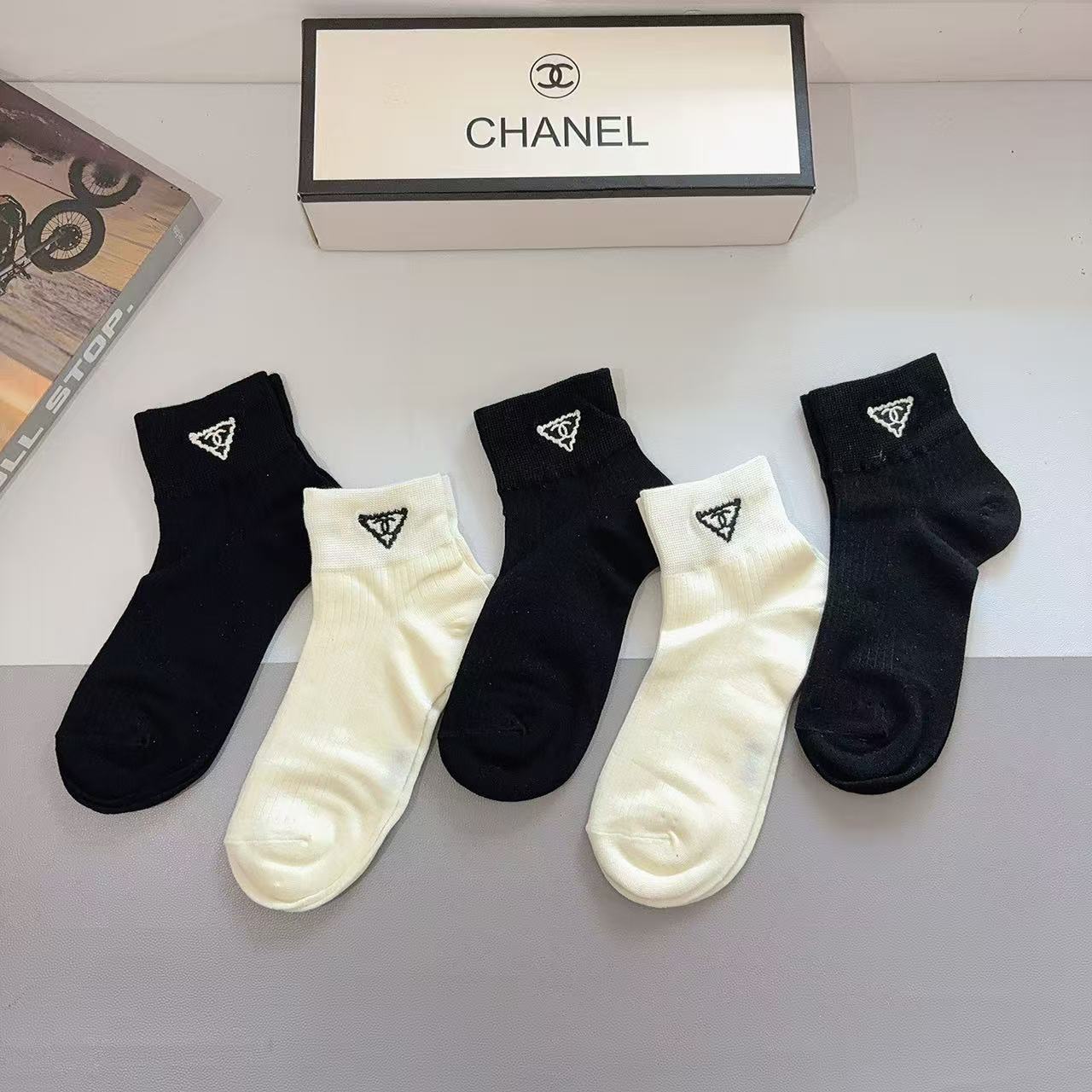 Chanel Knee-High Socks [5 pairs per box]