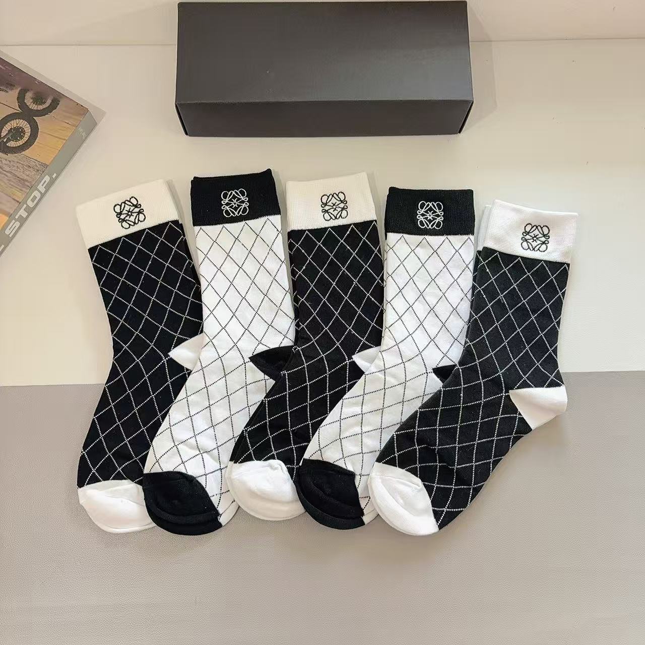 Luoyi Embroidered Knee-High Socks [5 Pairs per Box]