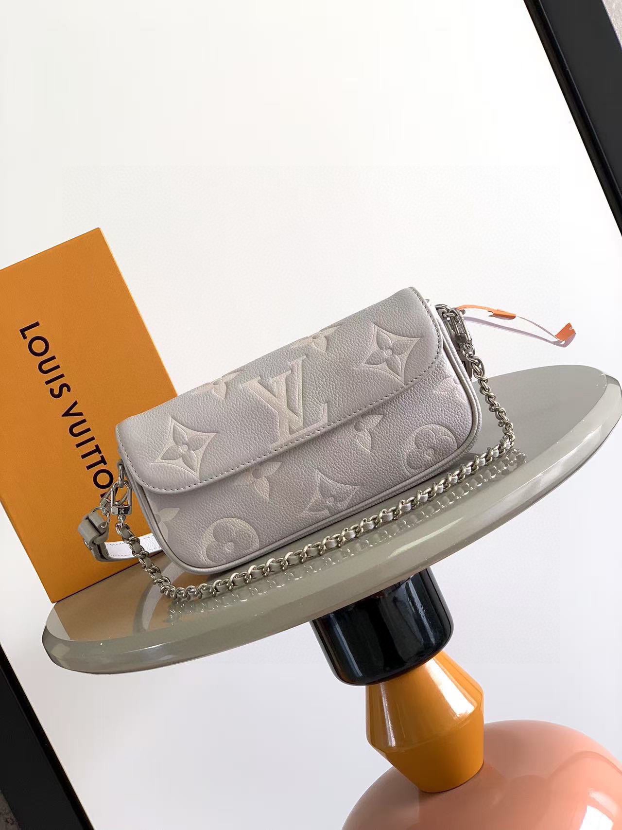 LV Wallet On Chain Ivy Bag - 10A mirror version