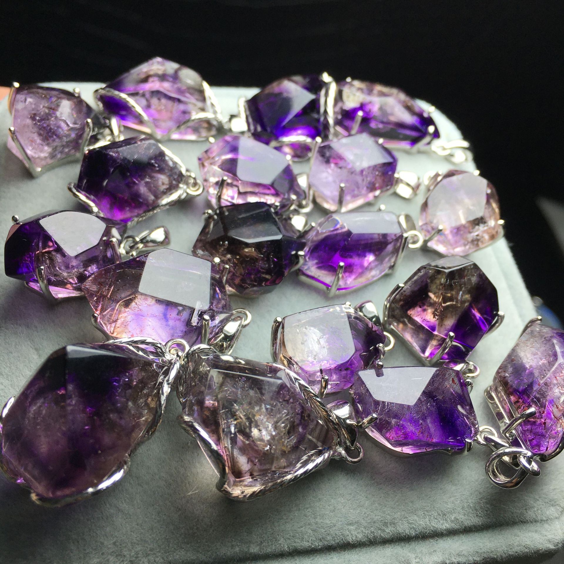 【Love luck】3 random natural purple hair love pendants
