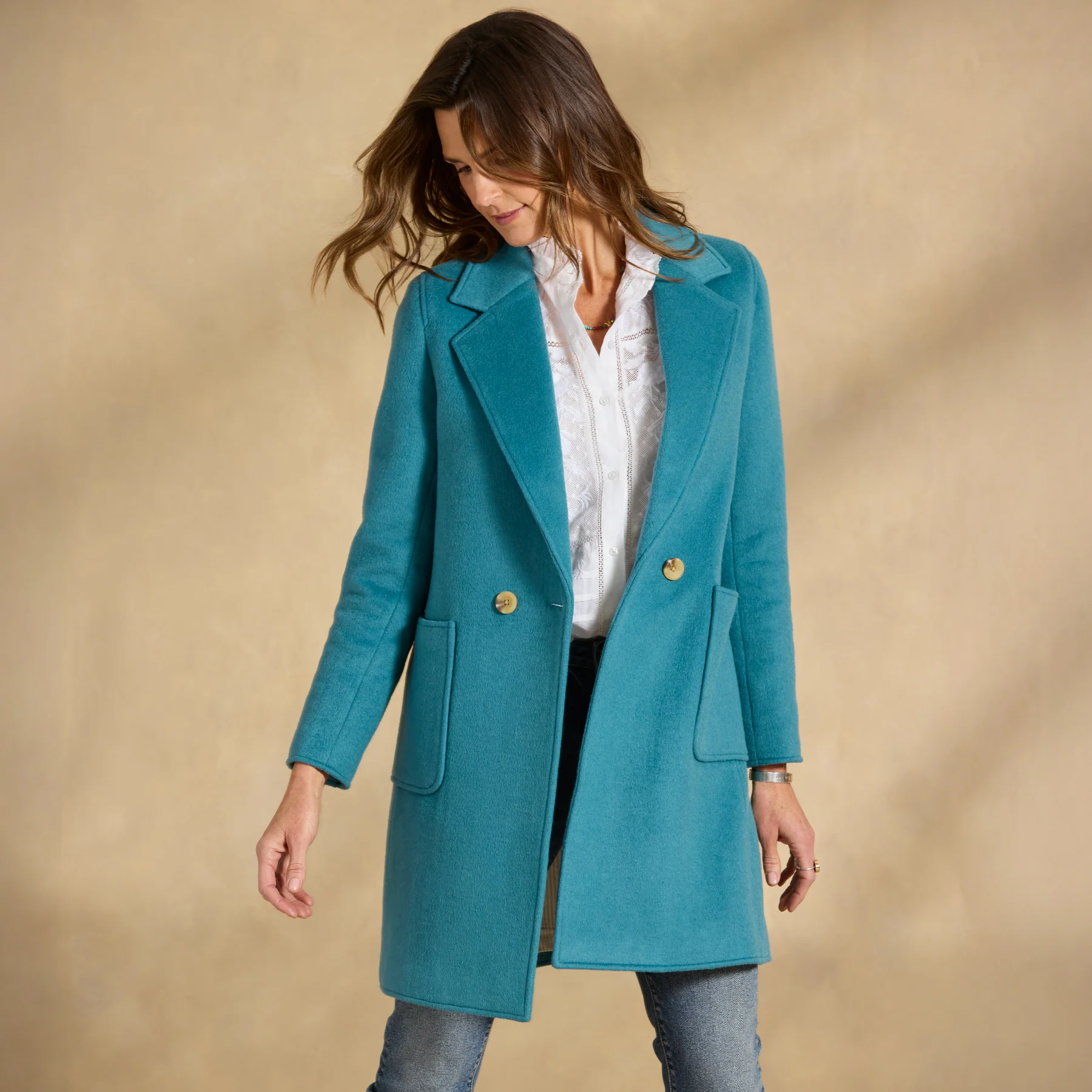 Emilia Topper, Petite