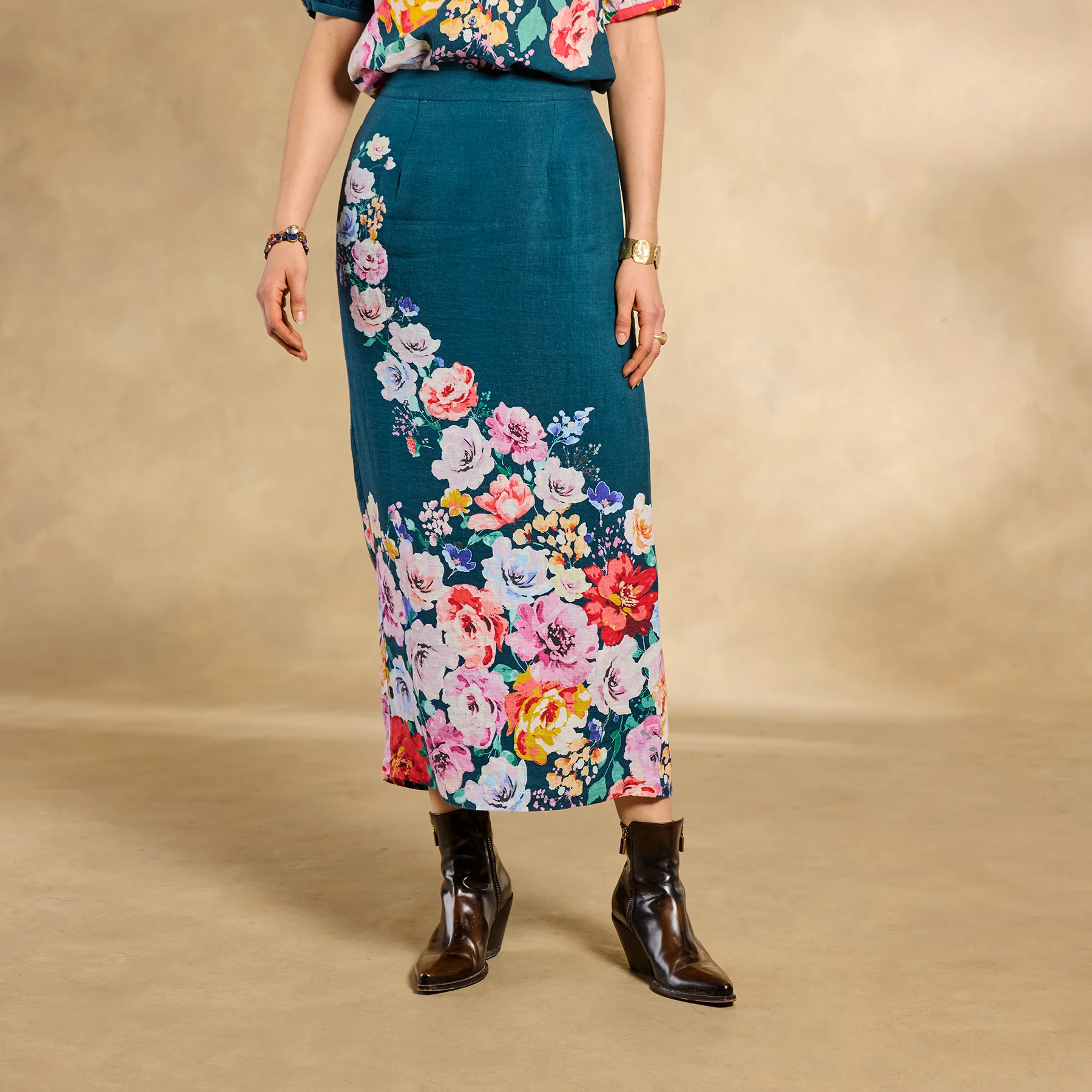 Graceful Verenia Linen Skirt, Petite