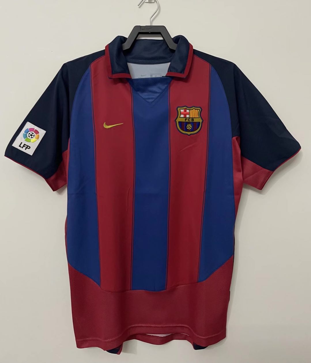 Barcelona Retro   Home Jersey 2003/04