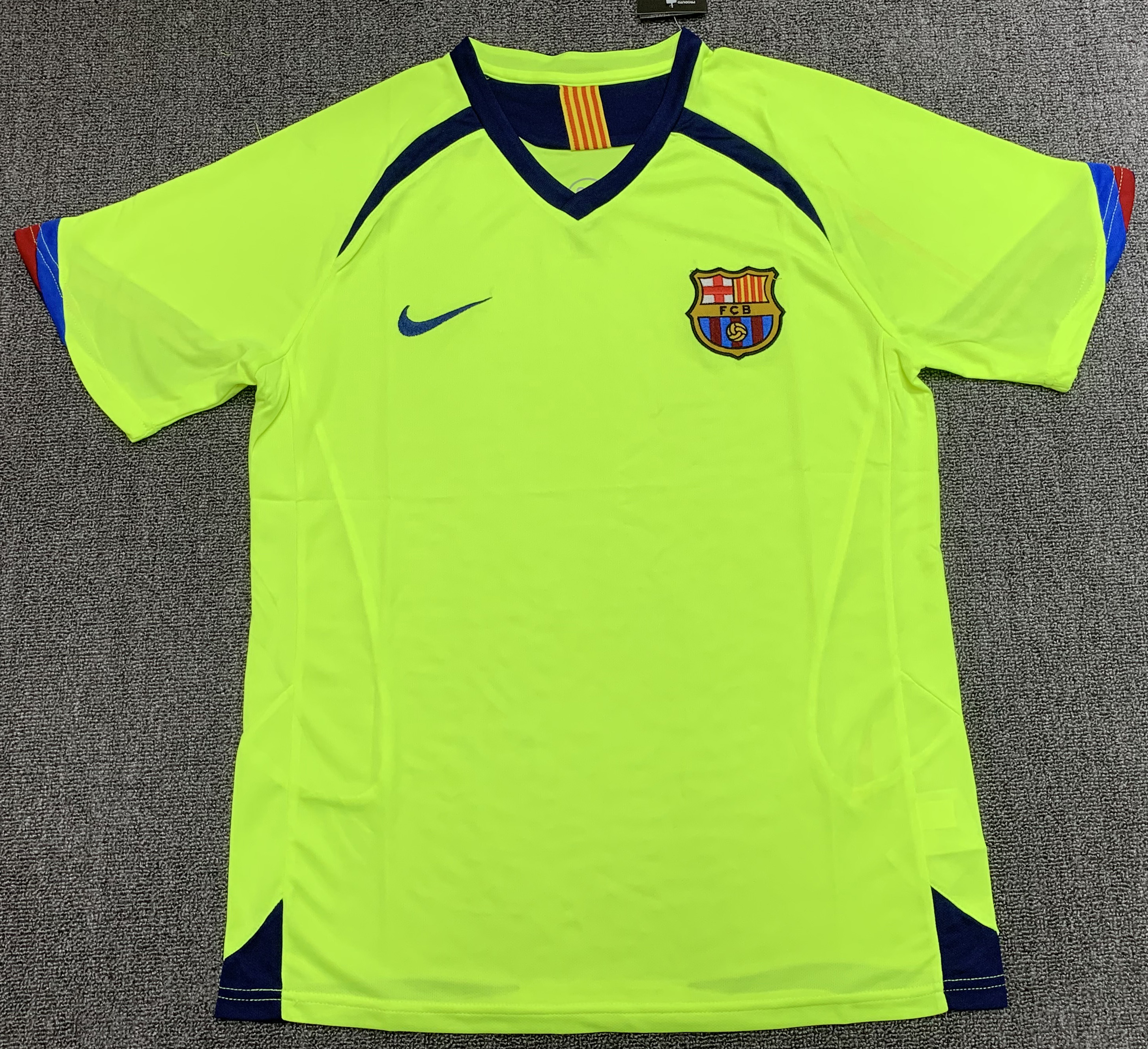 Barcelona Retro   Barcelona Away Jersey   2005/06