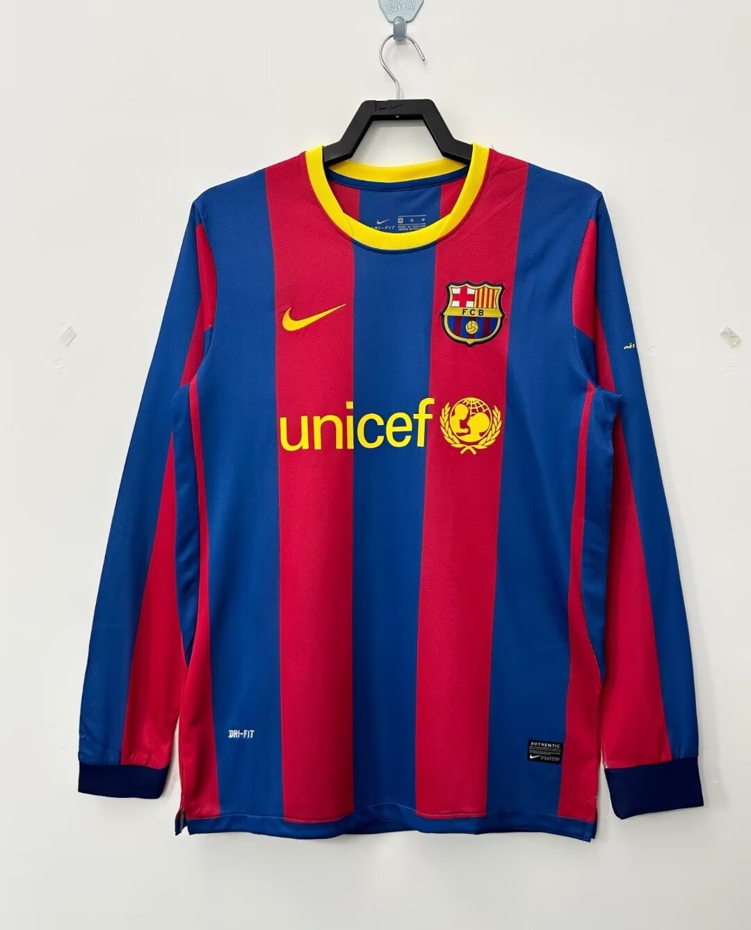 Barcelona Retro   Barcelona Long Sleeve  Home Jersey   2010/11