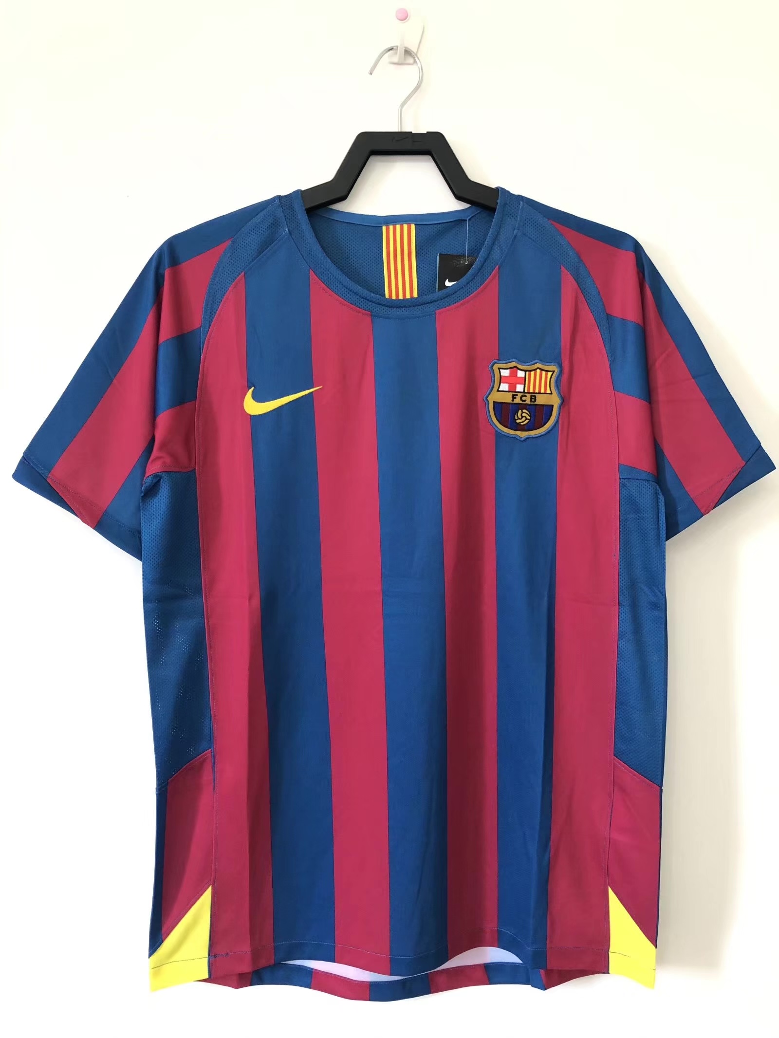 Barcelona Retro   Barcelona Home Jersey   2005/06