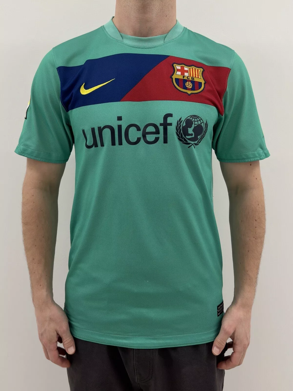 Barcelona Retro   Barcelona Away Jersey   2010/11