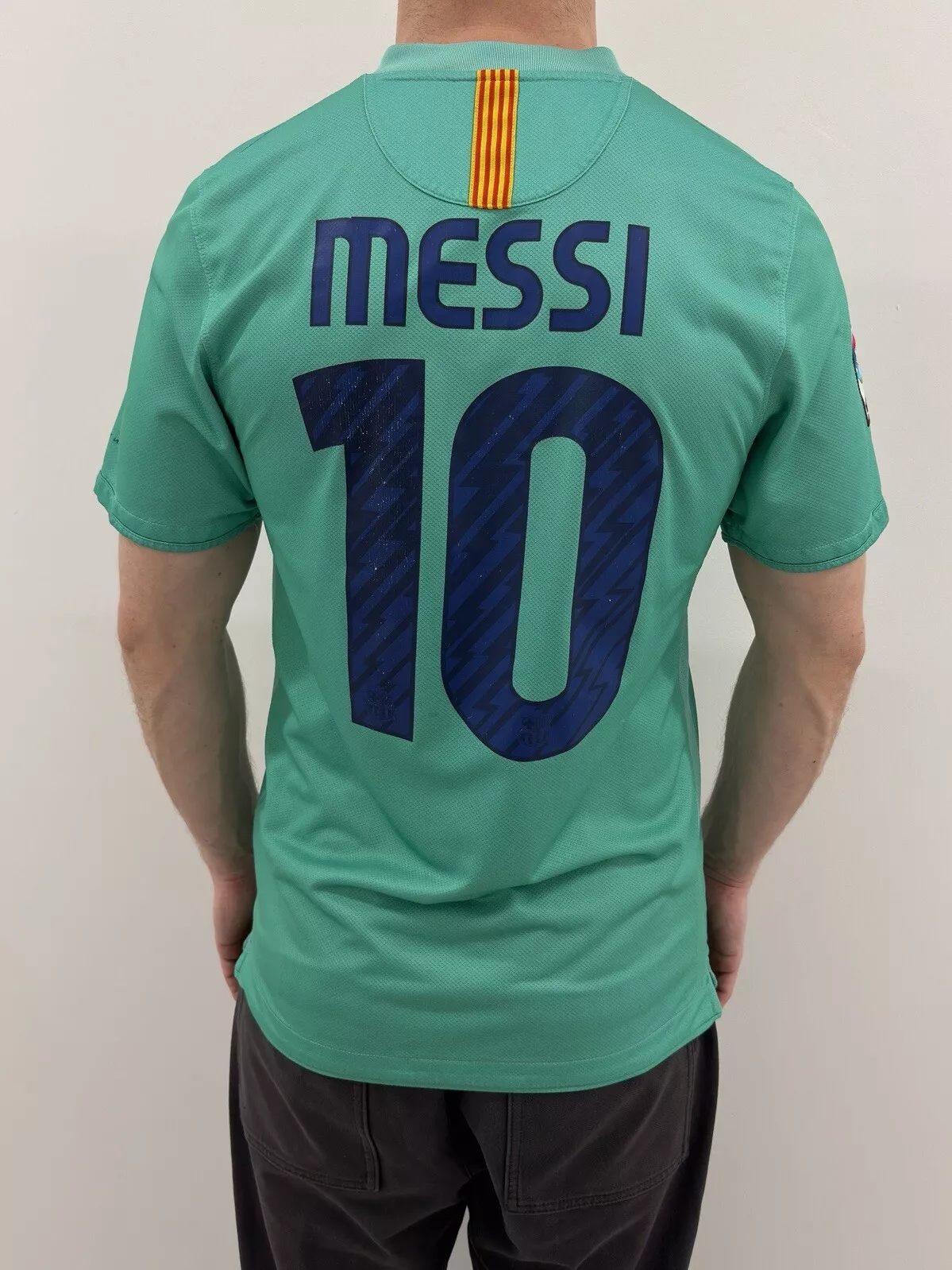 Barcelona Retro   Barcelona Away Jersey   2010/11