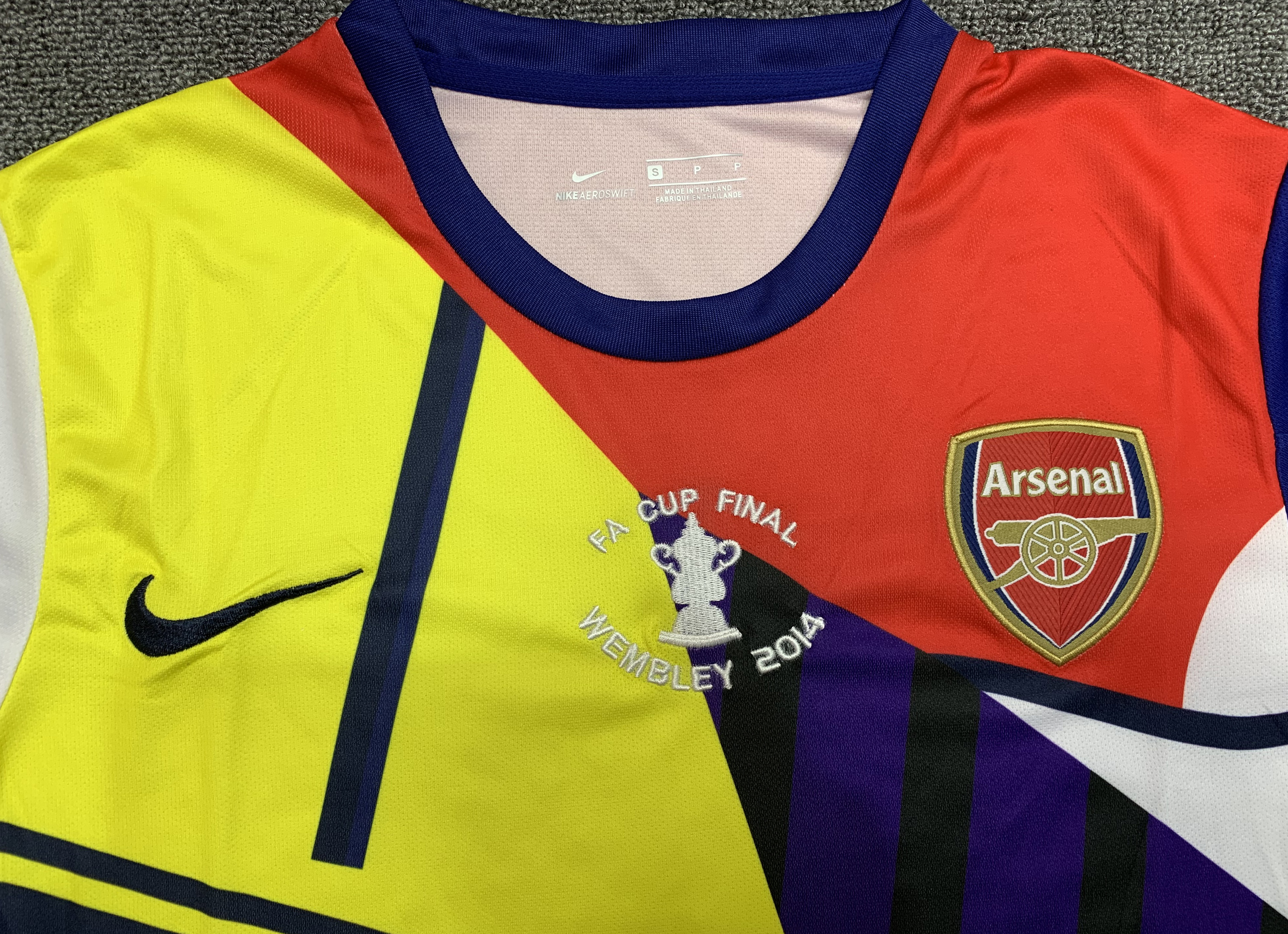 Arsenal 2014 F.A CUP commemorative jersey