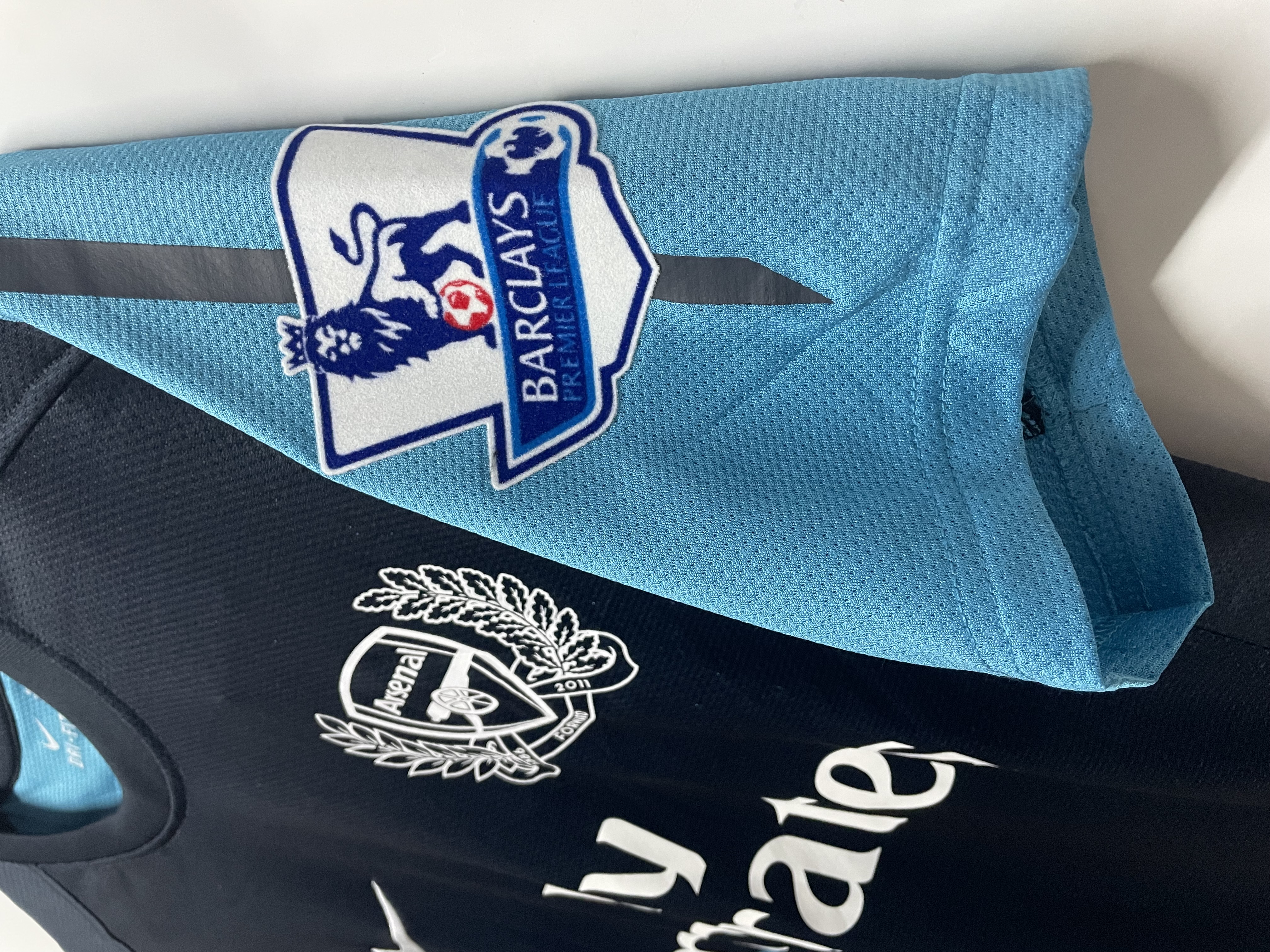 Arsenal  Away Retro Jersey 2011/12