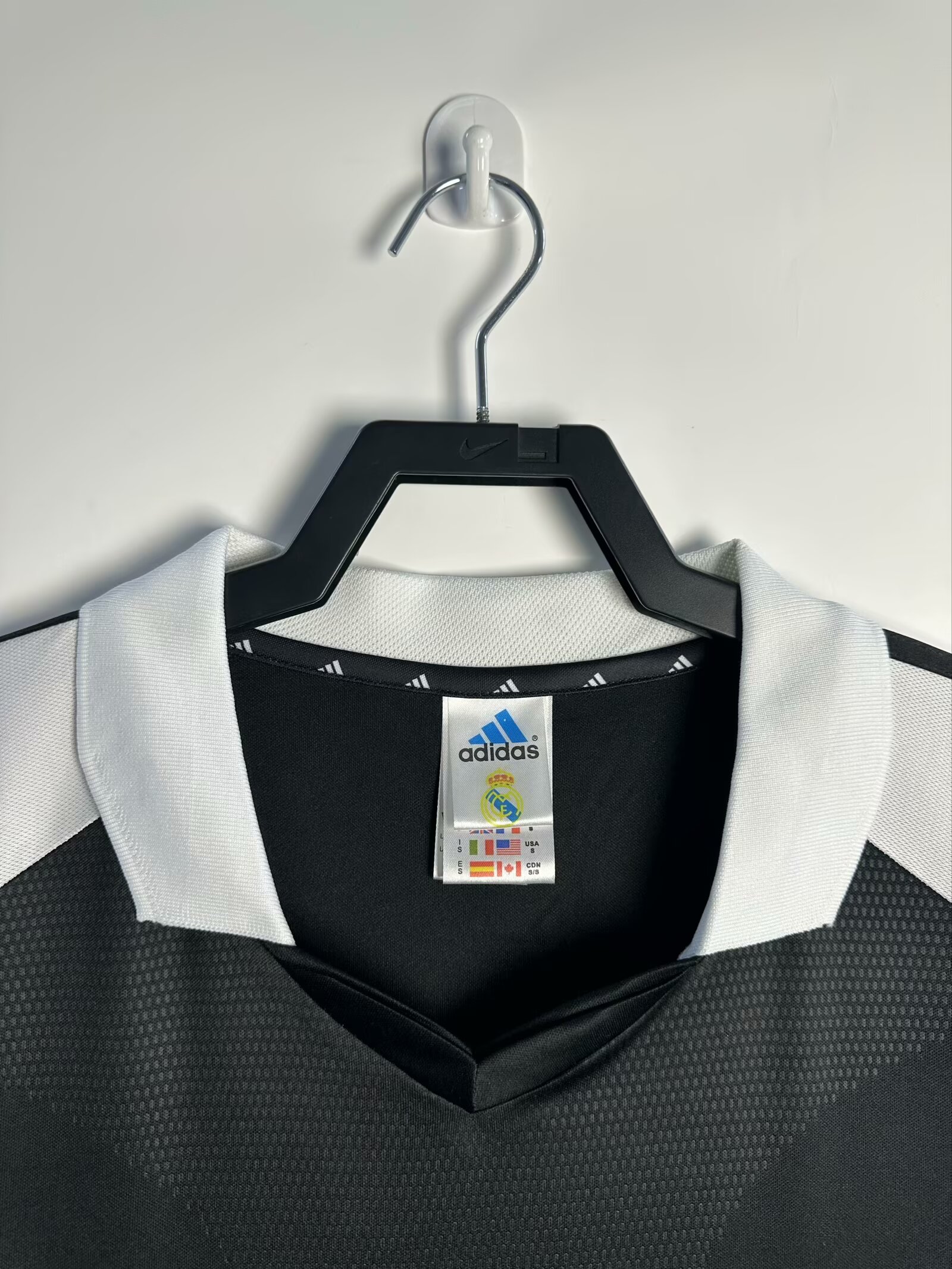 Real Madrid Away Retro Jersey 2001/02