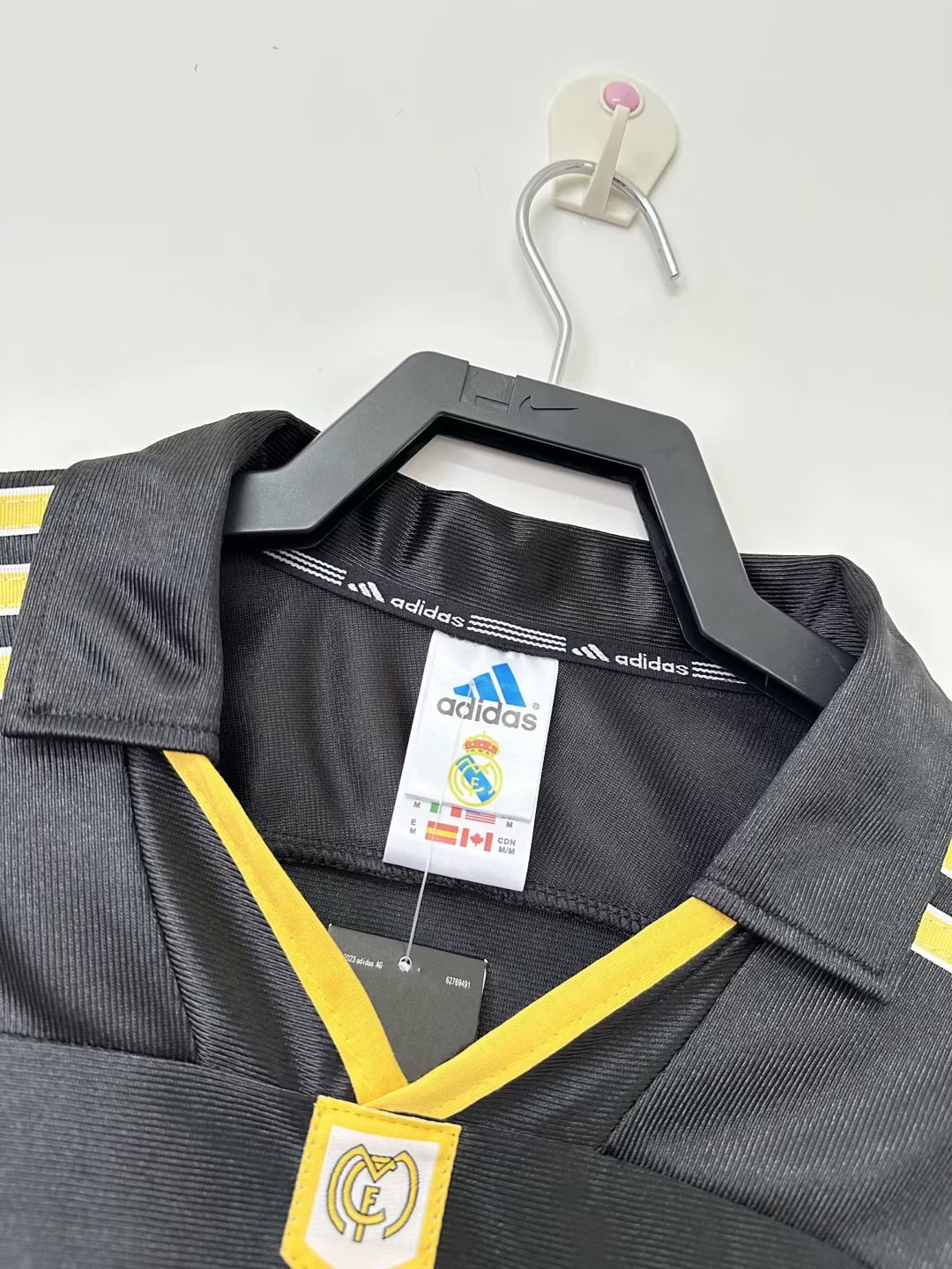 Real Madrid Away Retro Jersey 1999/00