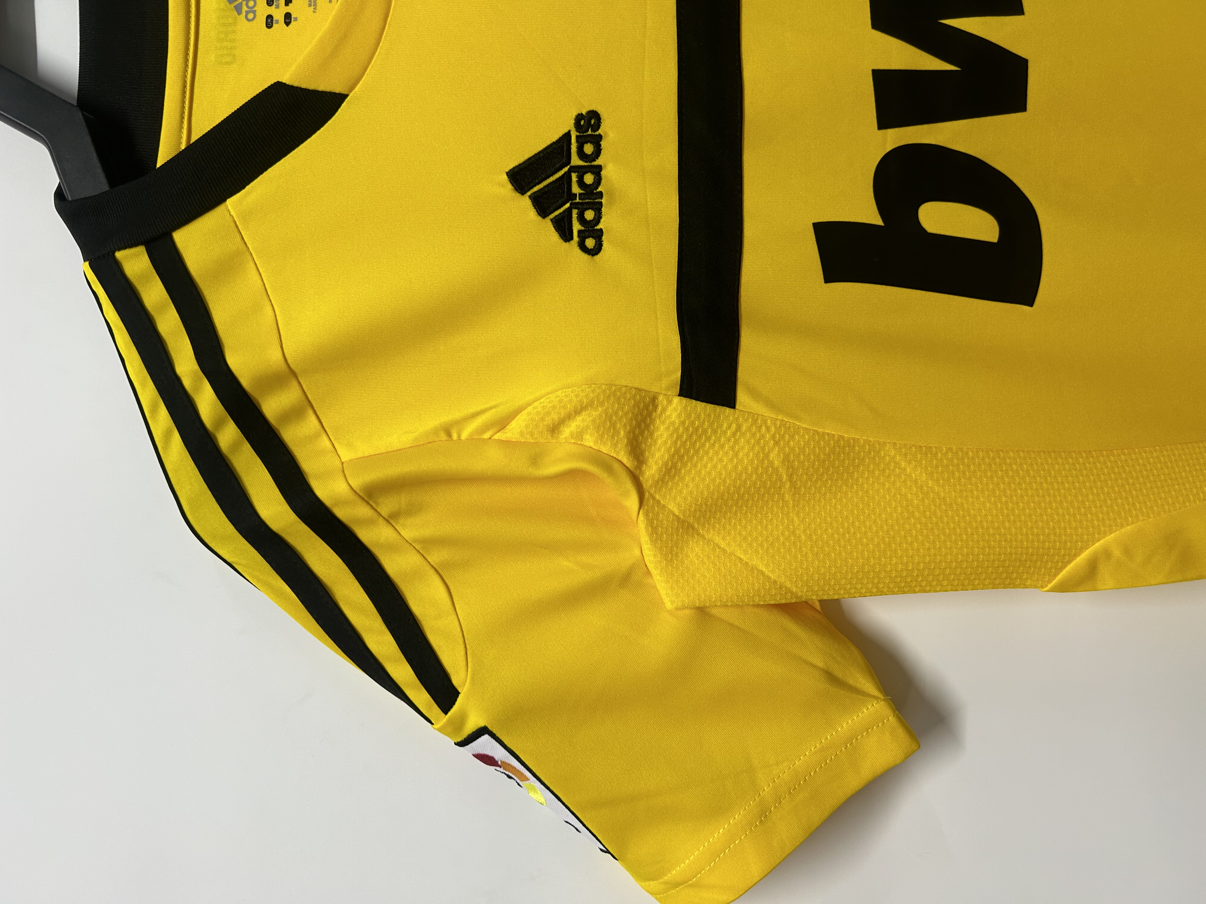 Real Madrid GOALKEEPER  Jersey 2011/12